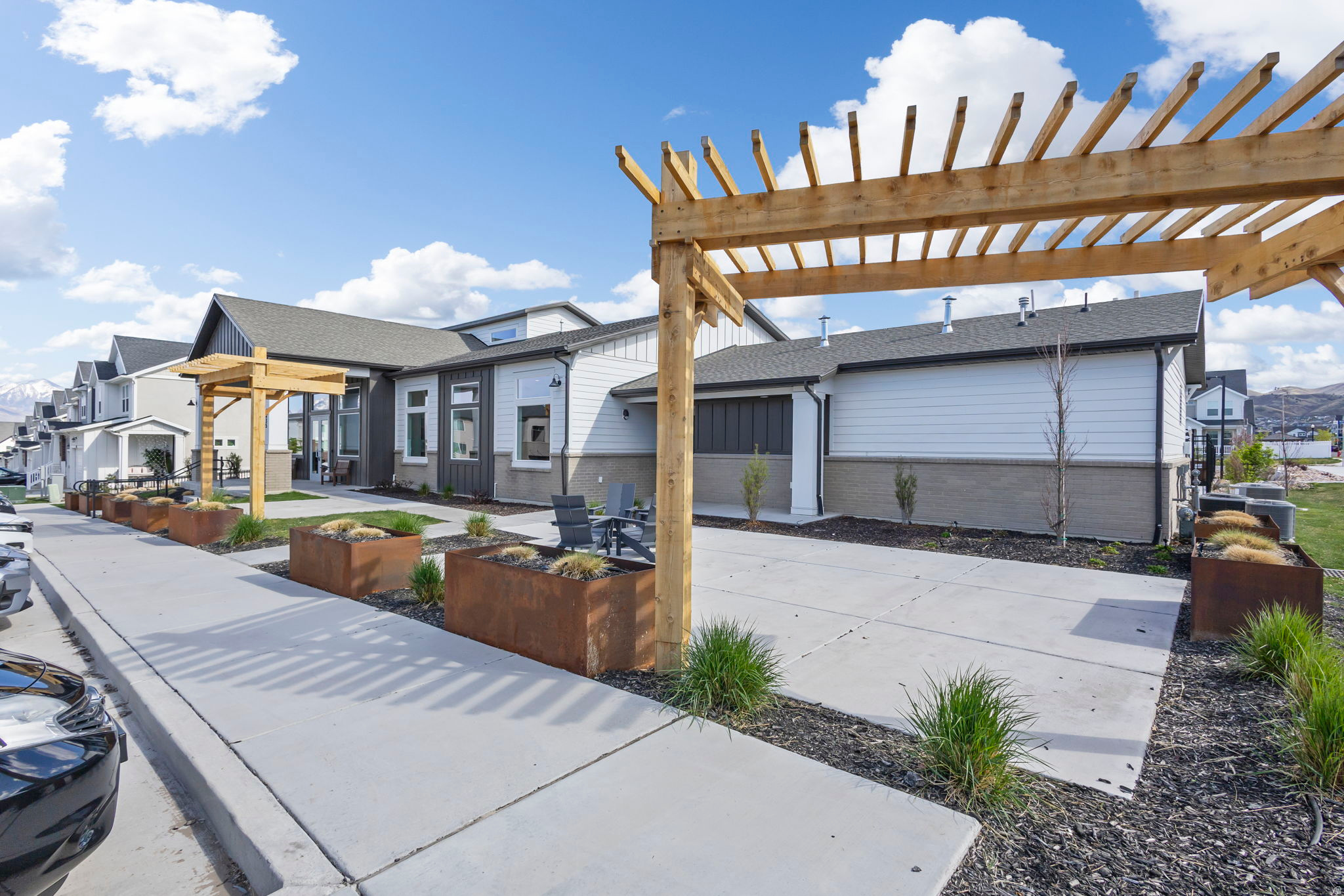 MOUNTAIN RIDGE - Residential