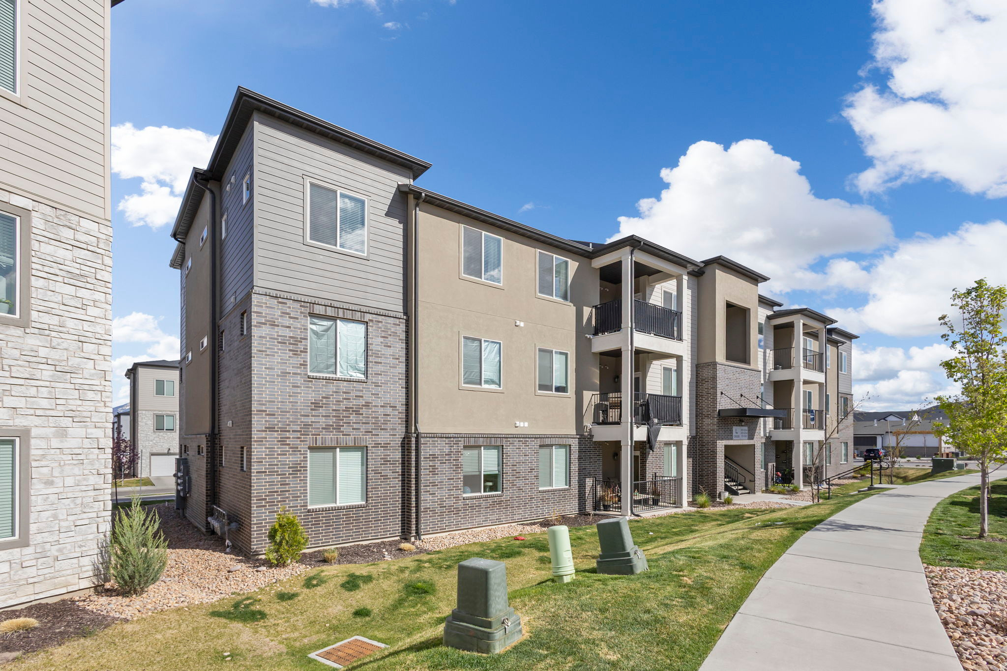 MOUNTAIN RIDGE - Residential