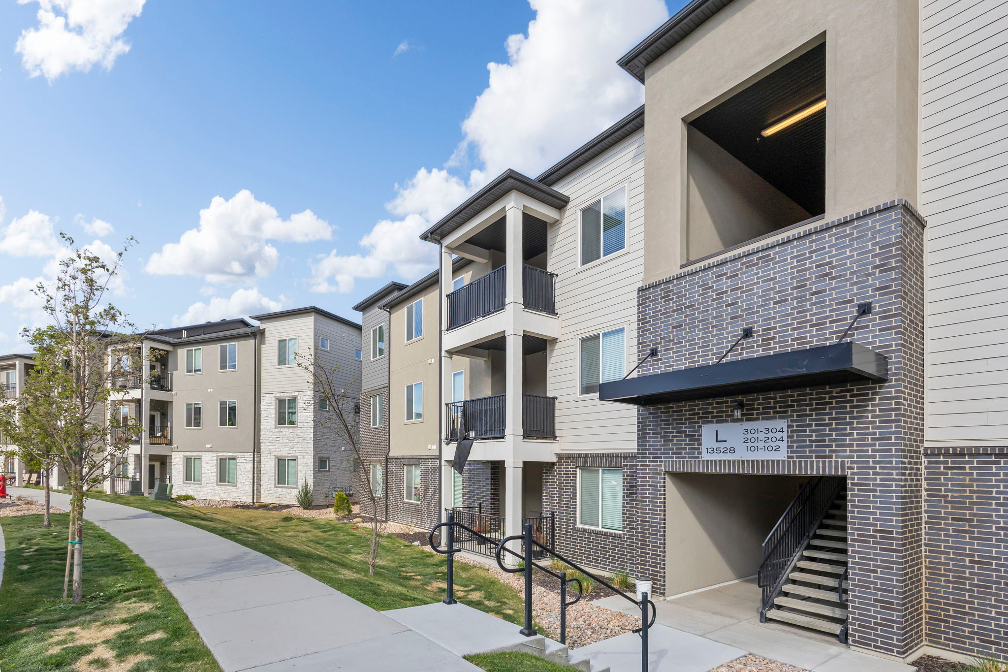 MOUNTAIN RIDGE - Residential