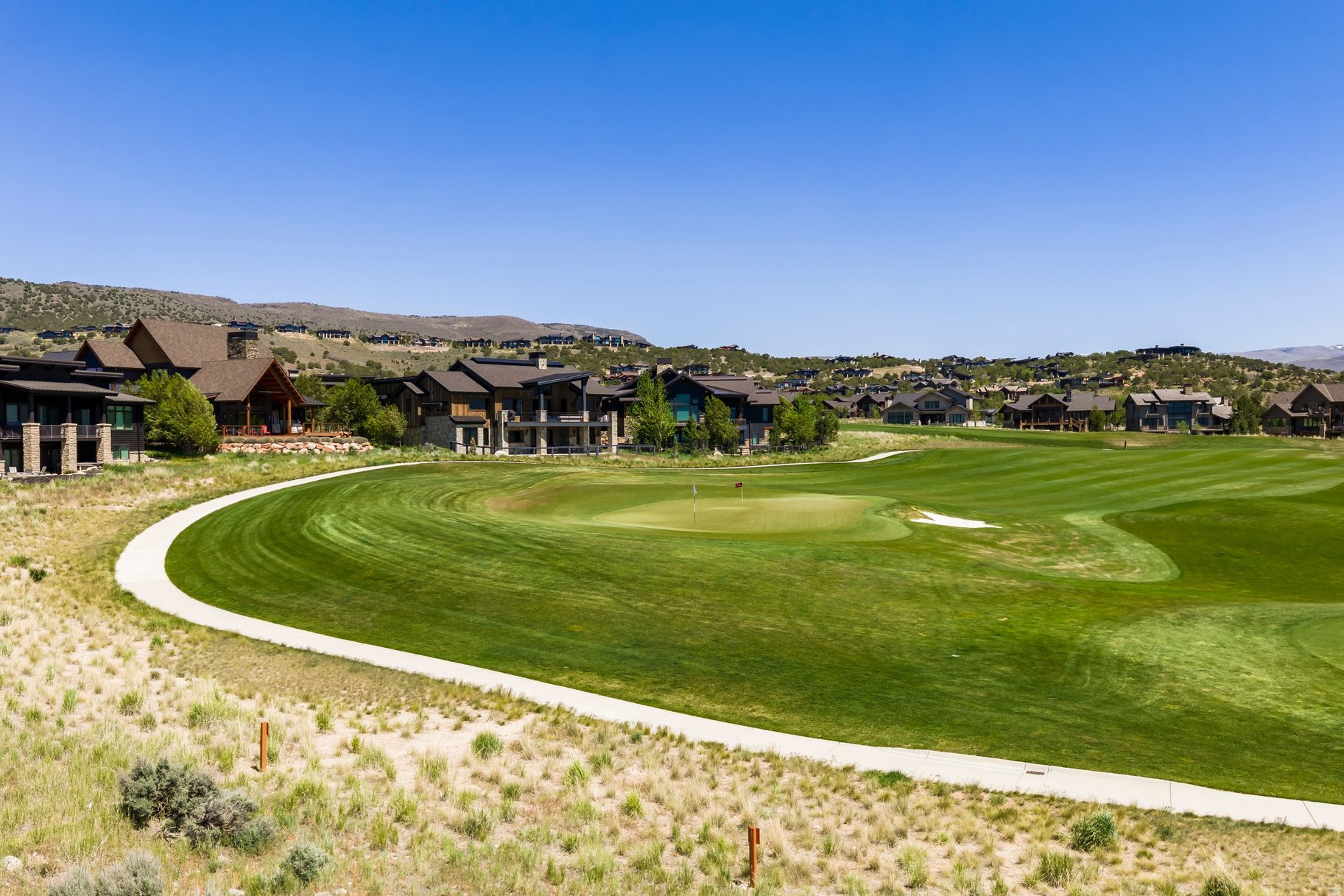 RED LEDGES - Land