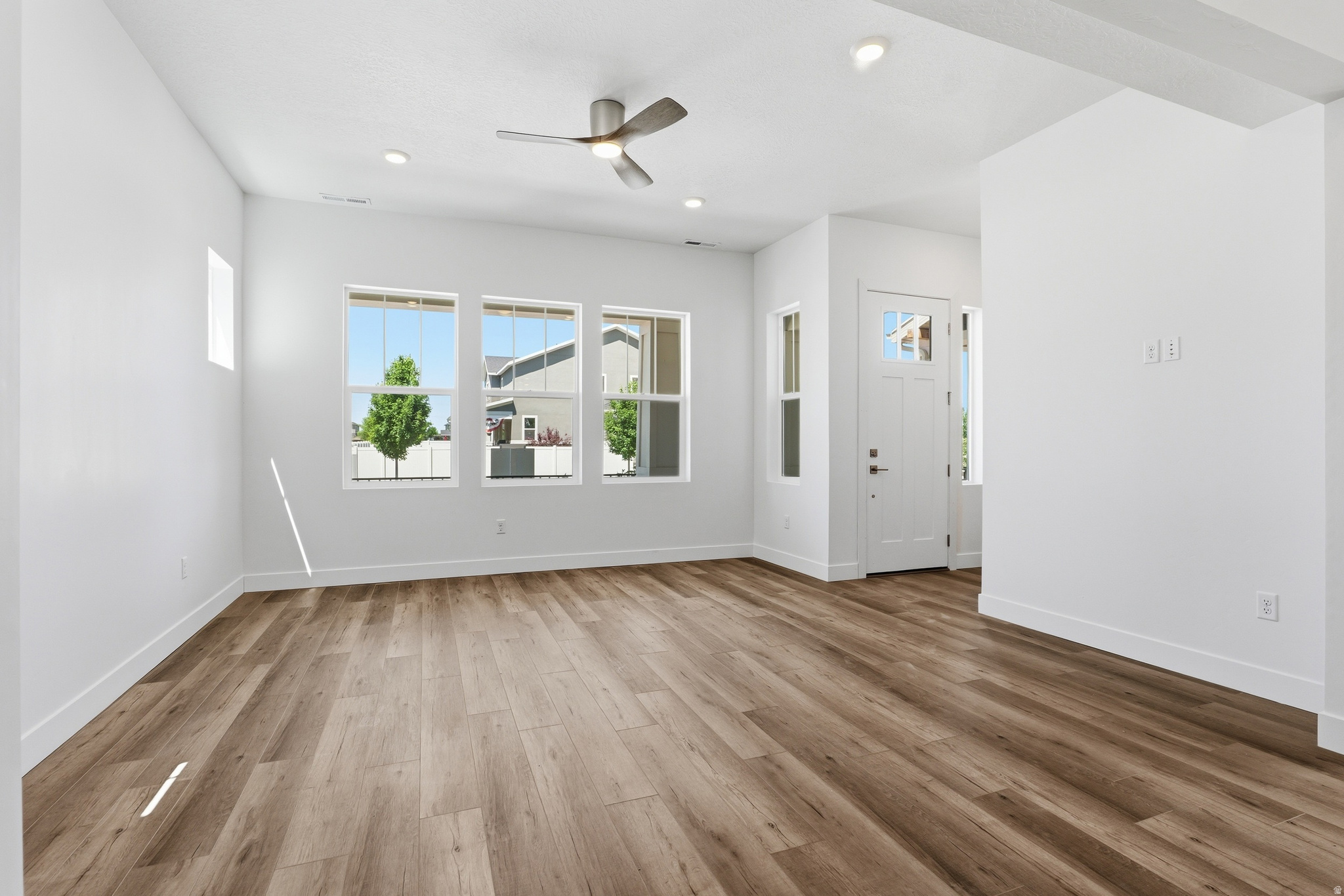 HUNTINGTON RANCH - Residential