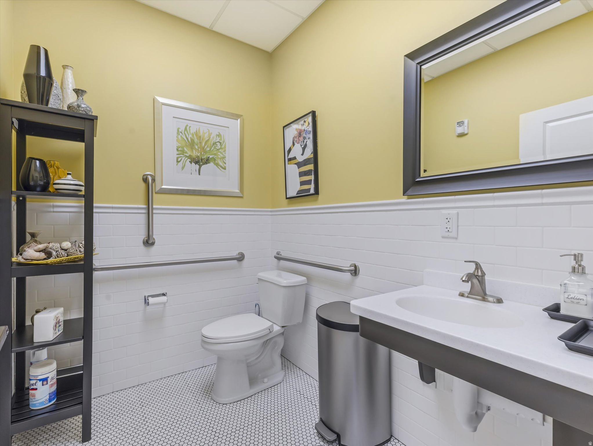 ROCKWELL SQUARE - Commercial Sale