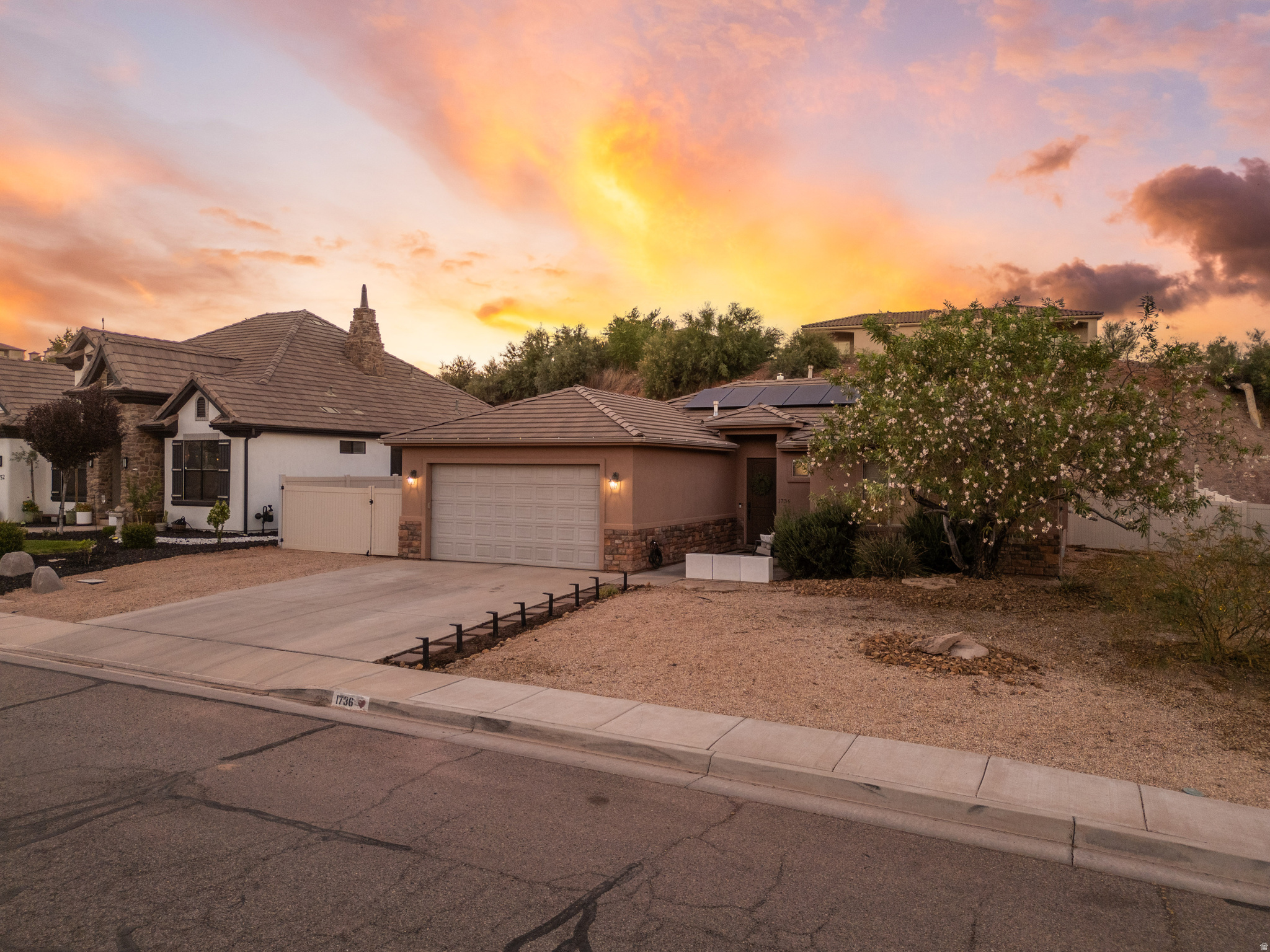OVERLOOK AT GREEN VALLEY - Residential