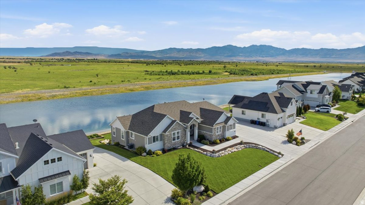 THE PIER - Residential