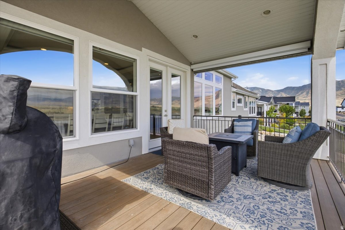 THE PIER - Residential