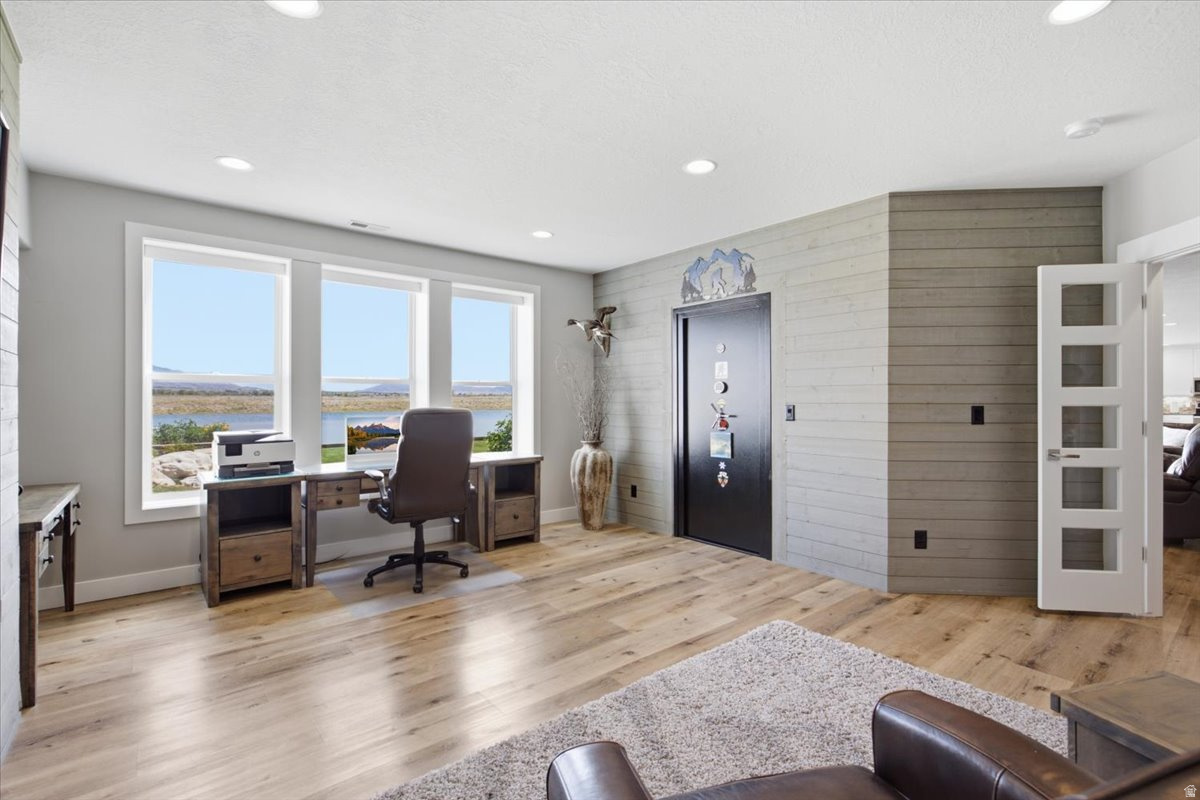THE PIER - Residential