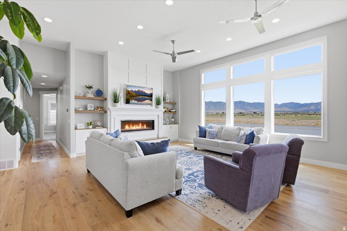 THE PIER - Residential