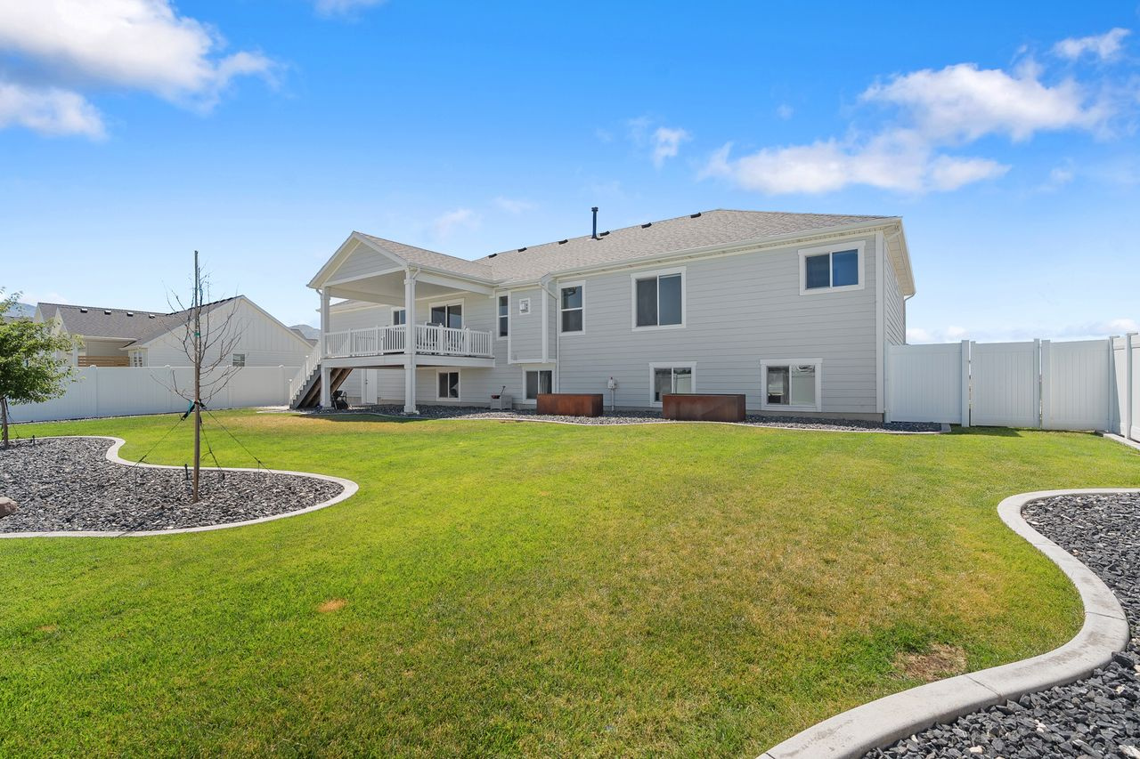 FREEMAN FARMS - Residential