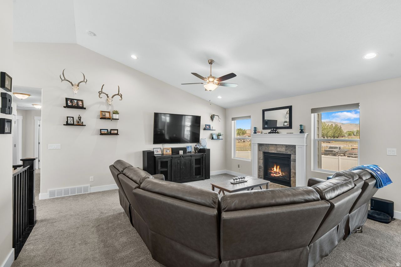 FREEMAN FARMS - Residential