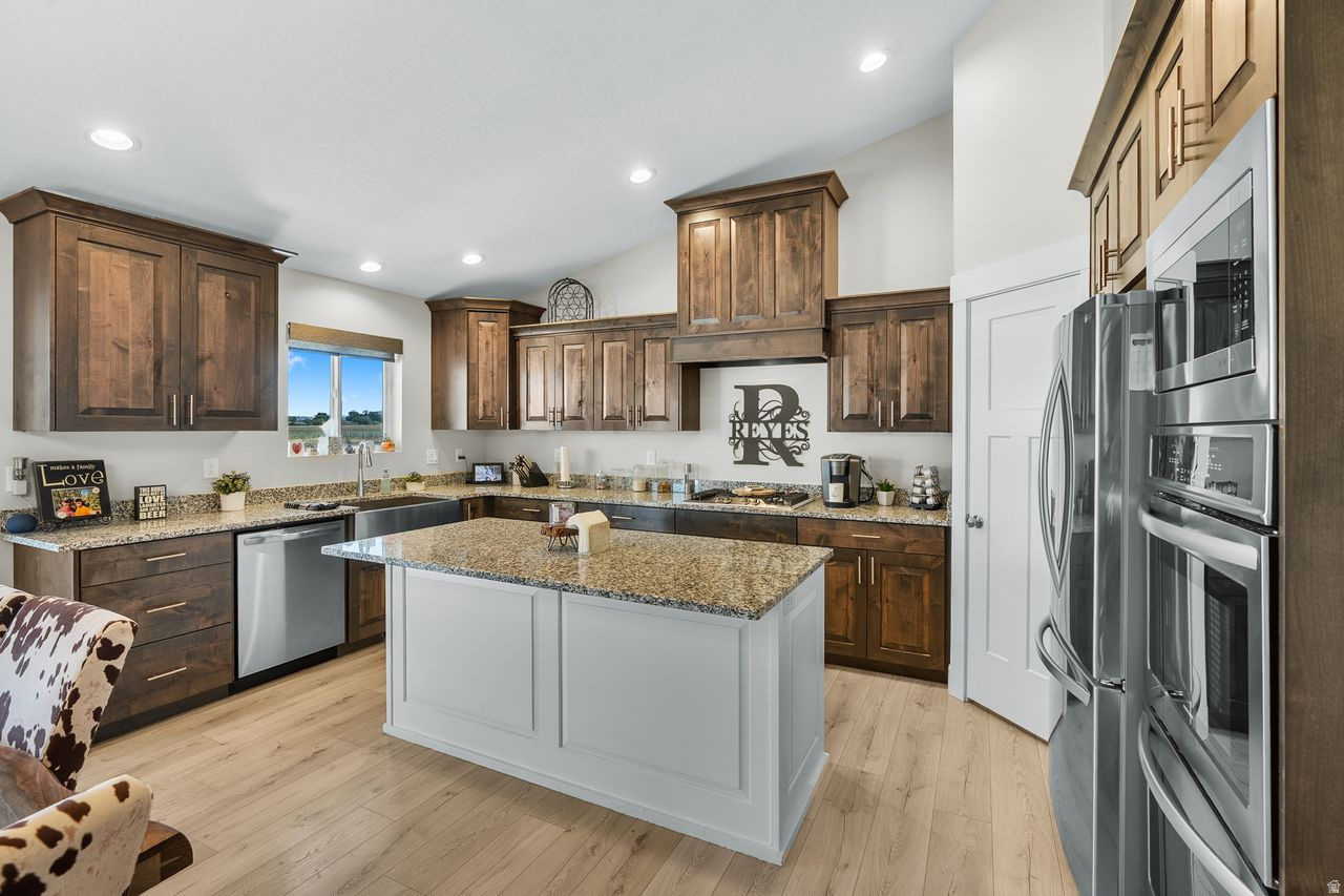 FREEMAN FARMS - Residential
