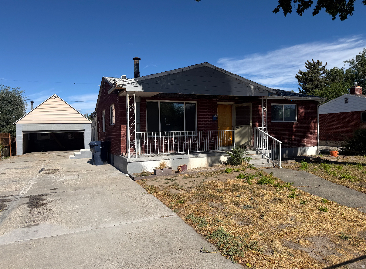 Calling all flippers, investors, and DIY buyers! Solid all-brick home with tons of potential in a convenient location close to freeway access for an easy commute. Home needs updating but is the perfect opportunity to add value and build equity. Tons of upside in a desirable location! Sold as-is; no sellers disclosures will be provided. Seller is looking for cash offers and a quick close. Would consider traditional financing with a rehab loan with a strong offer. Go see it today!