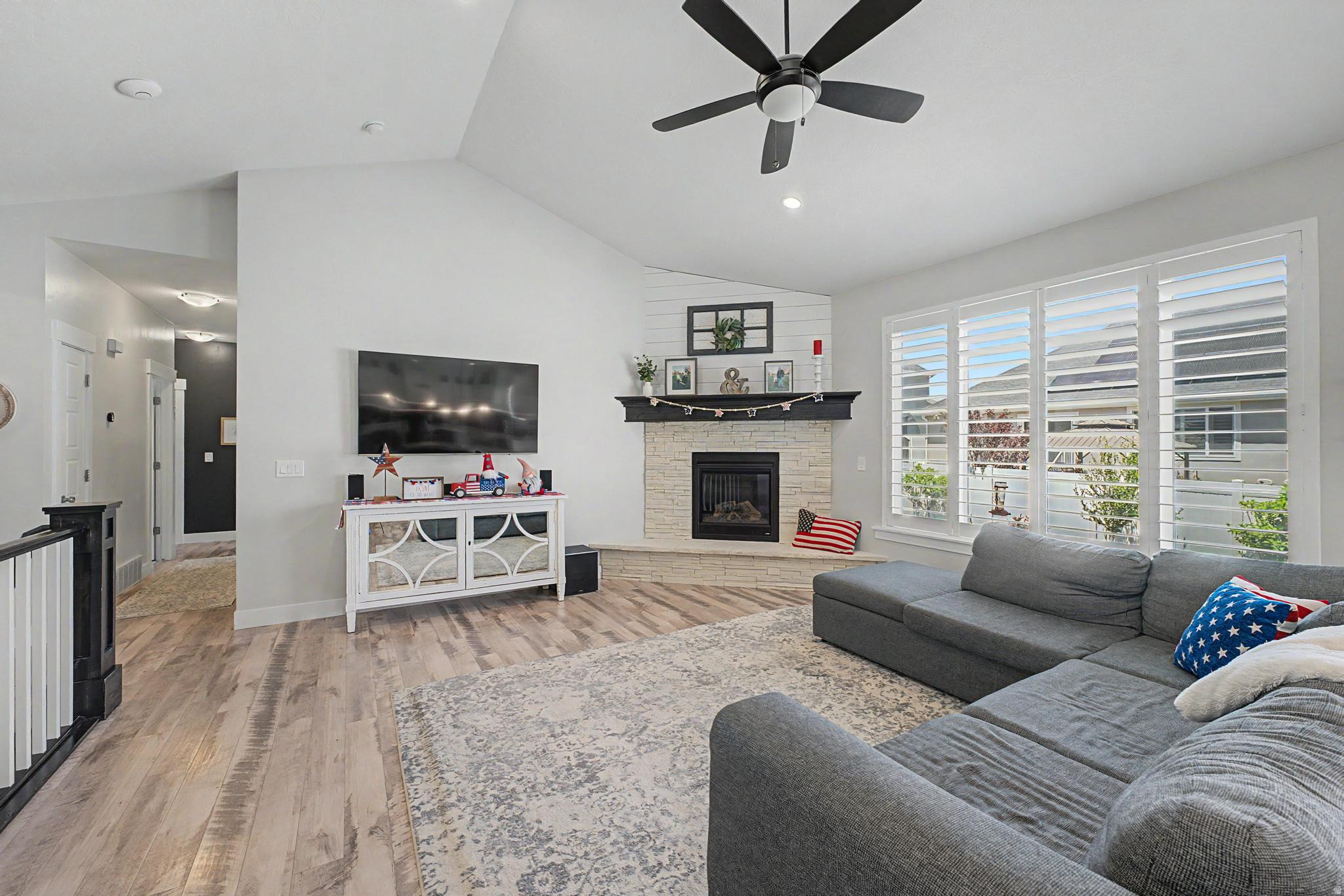 SIERRA ESTATES - Residential