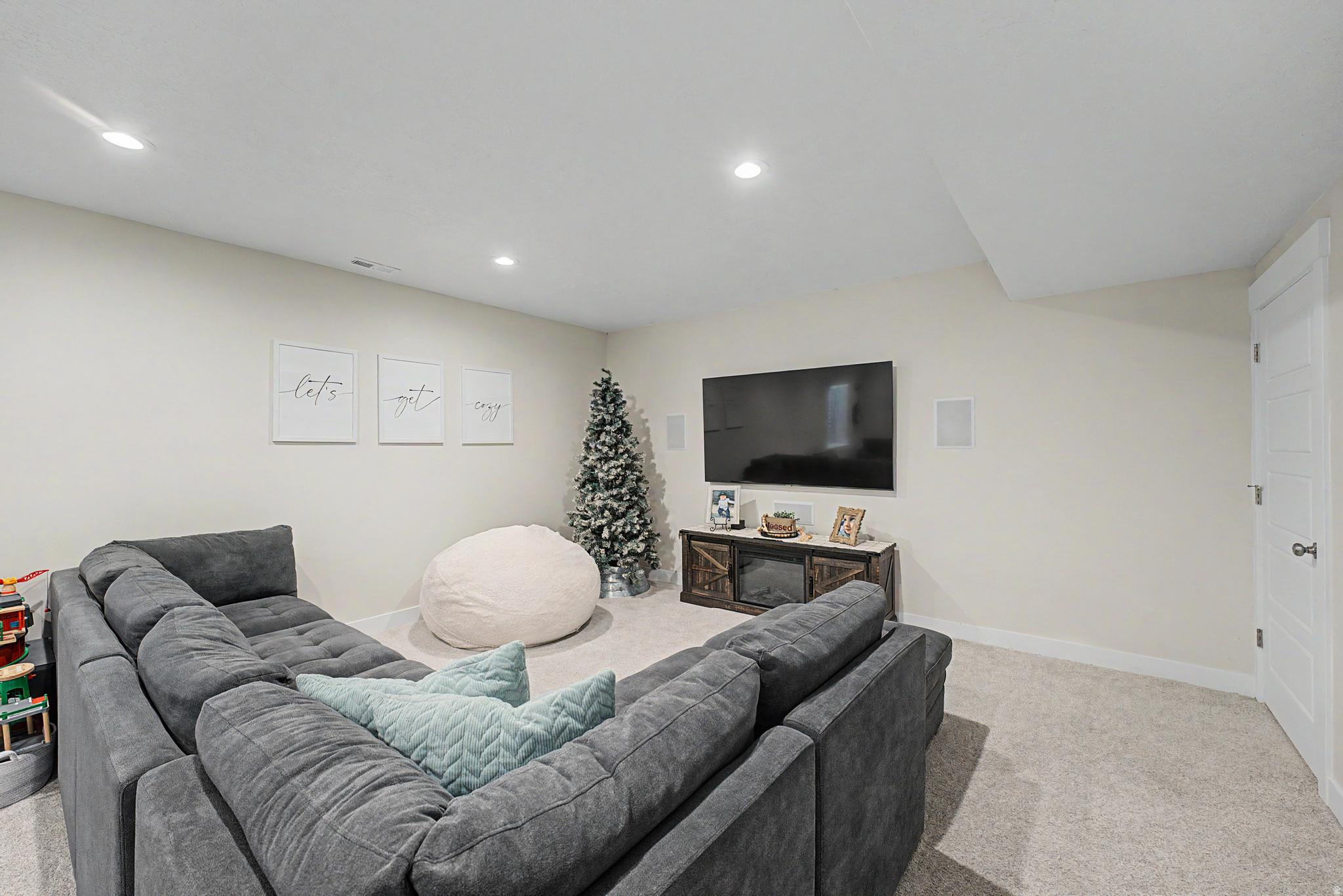 SIERRA ESTATES - Residential