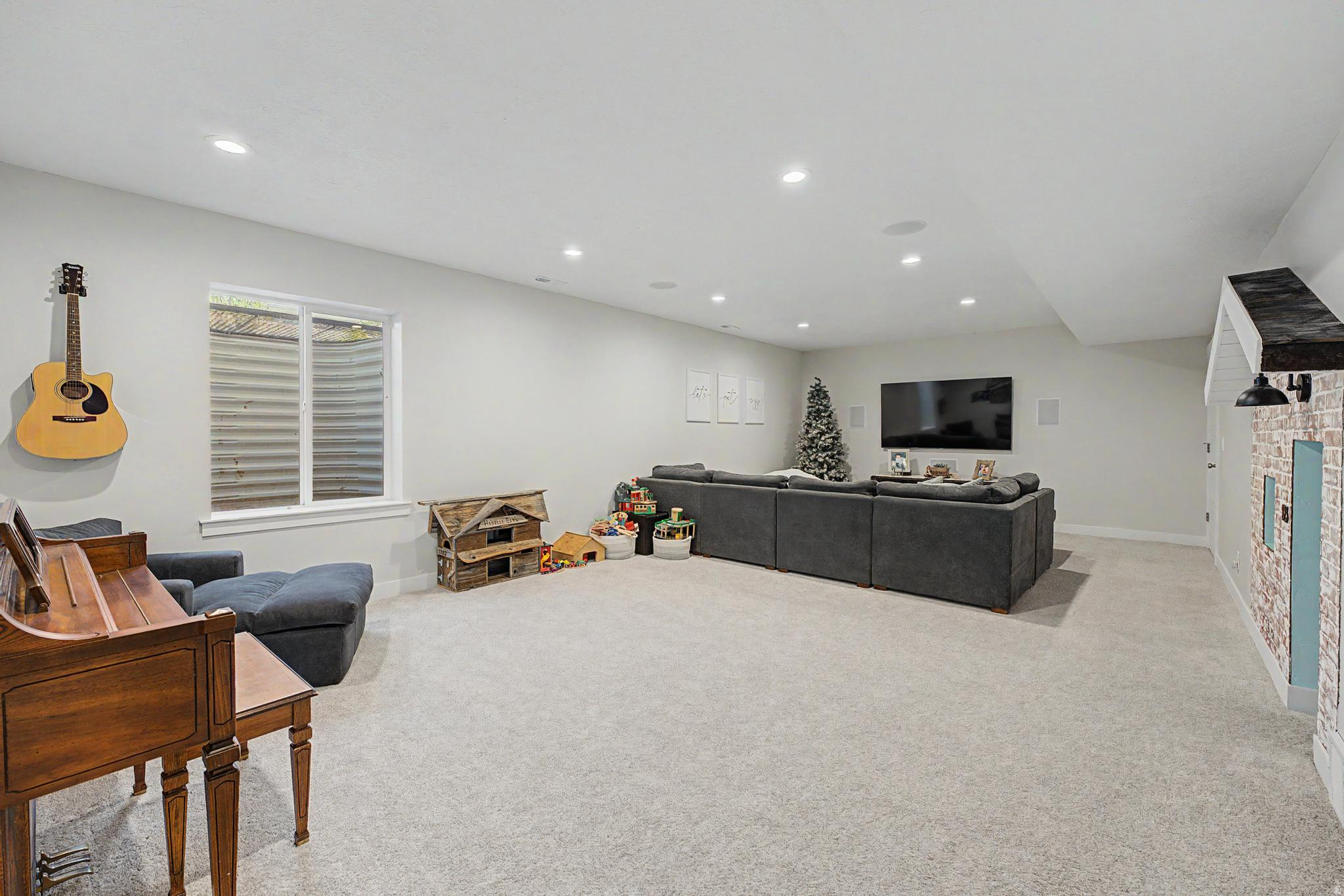 SIERRA ESTATES - Residential