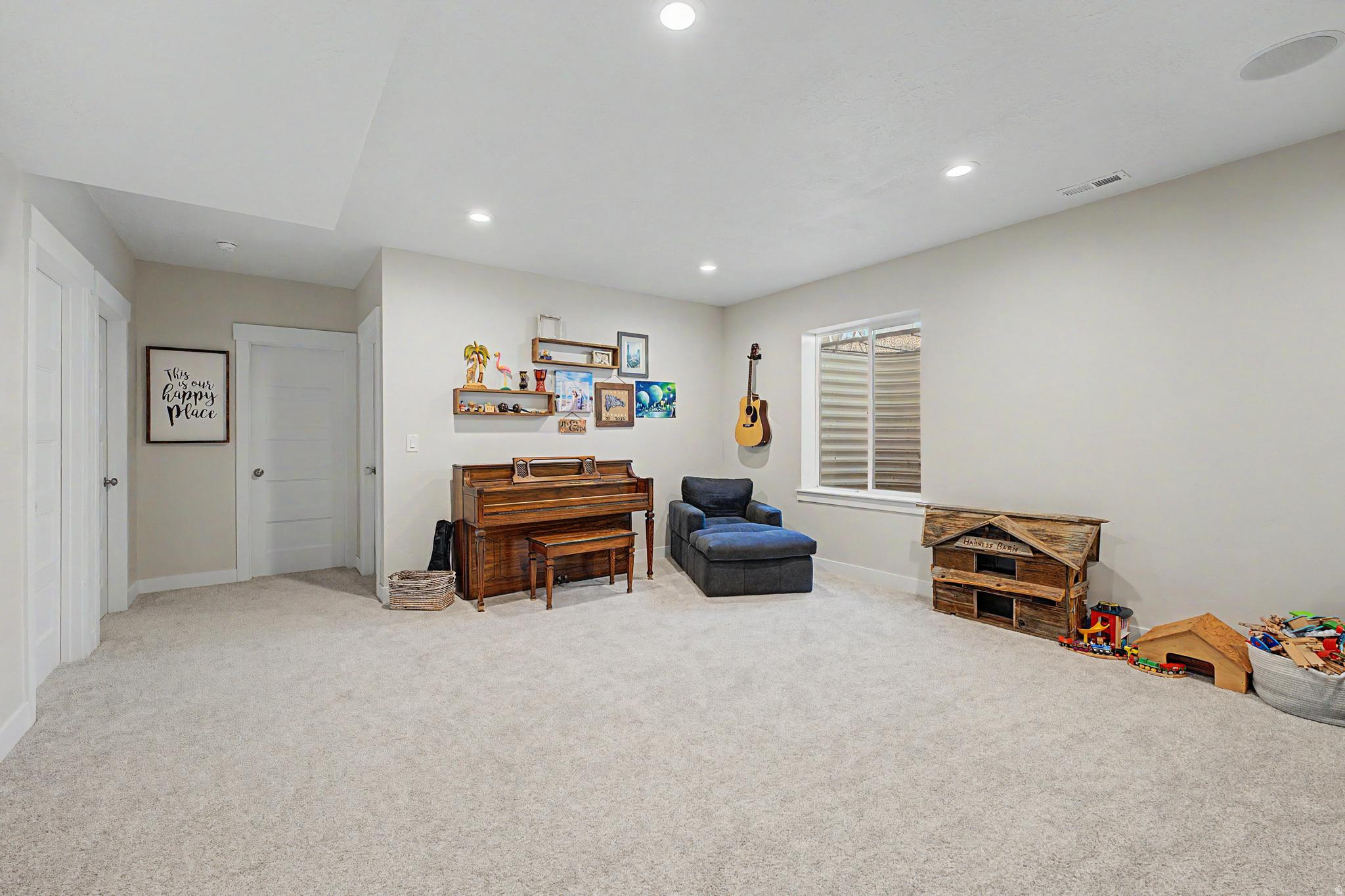 SIERRA ESTATES - Residential