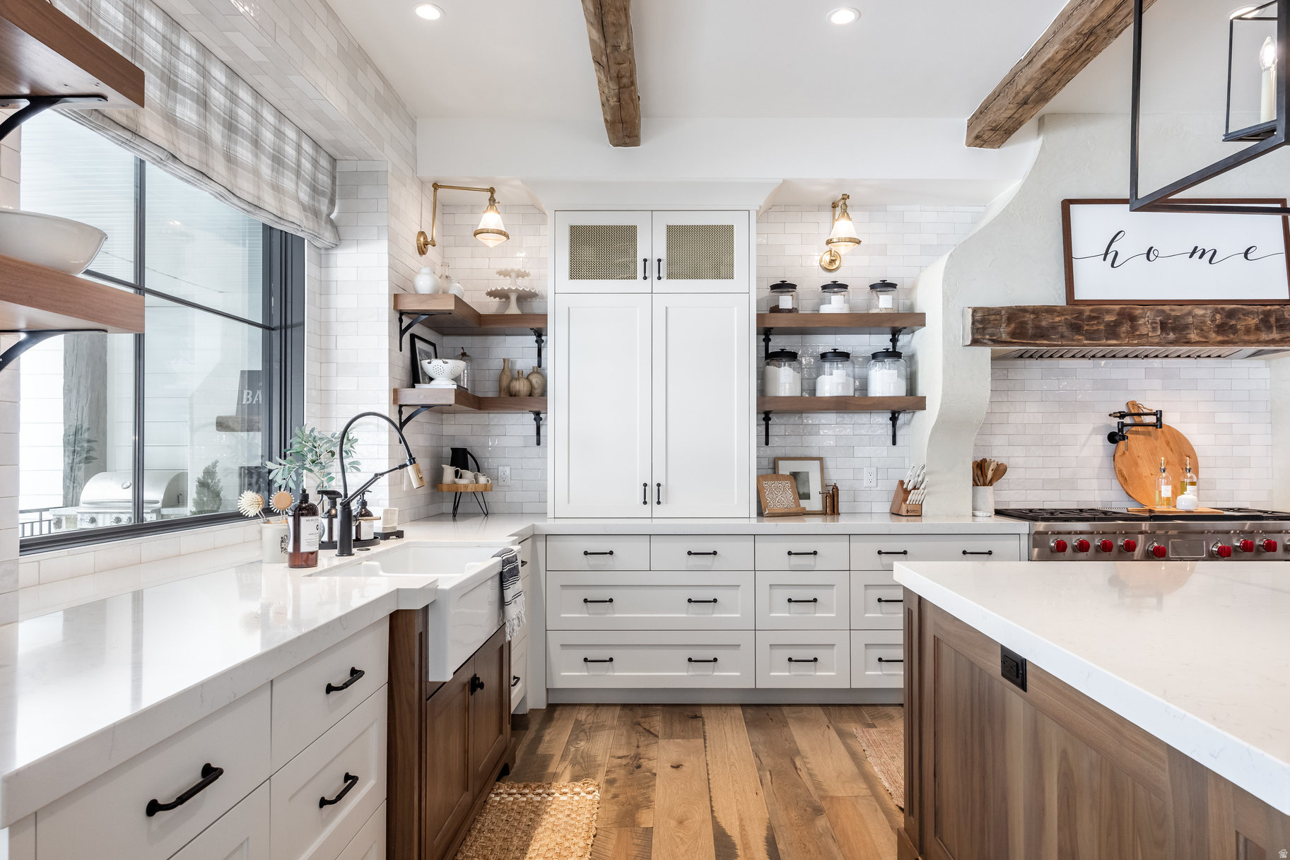 WOODLAND HILLS - Residential