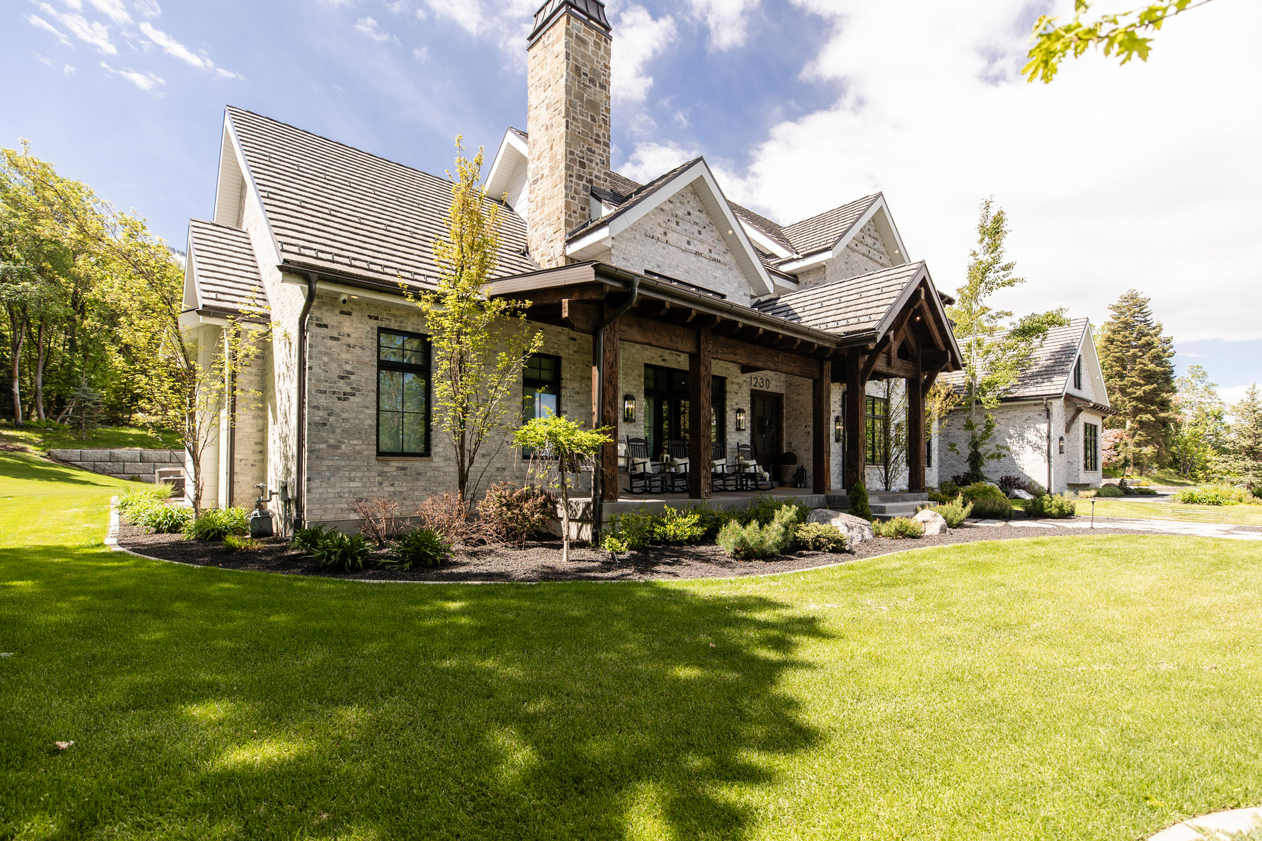 WOODLAND HILLS - Residential