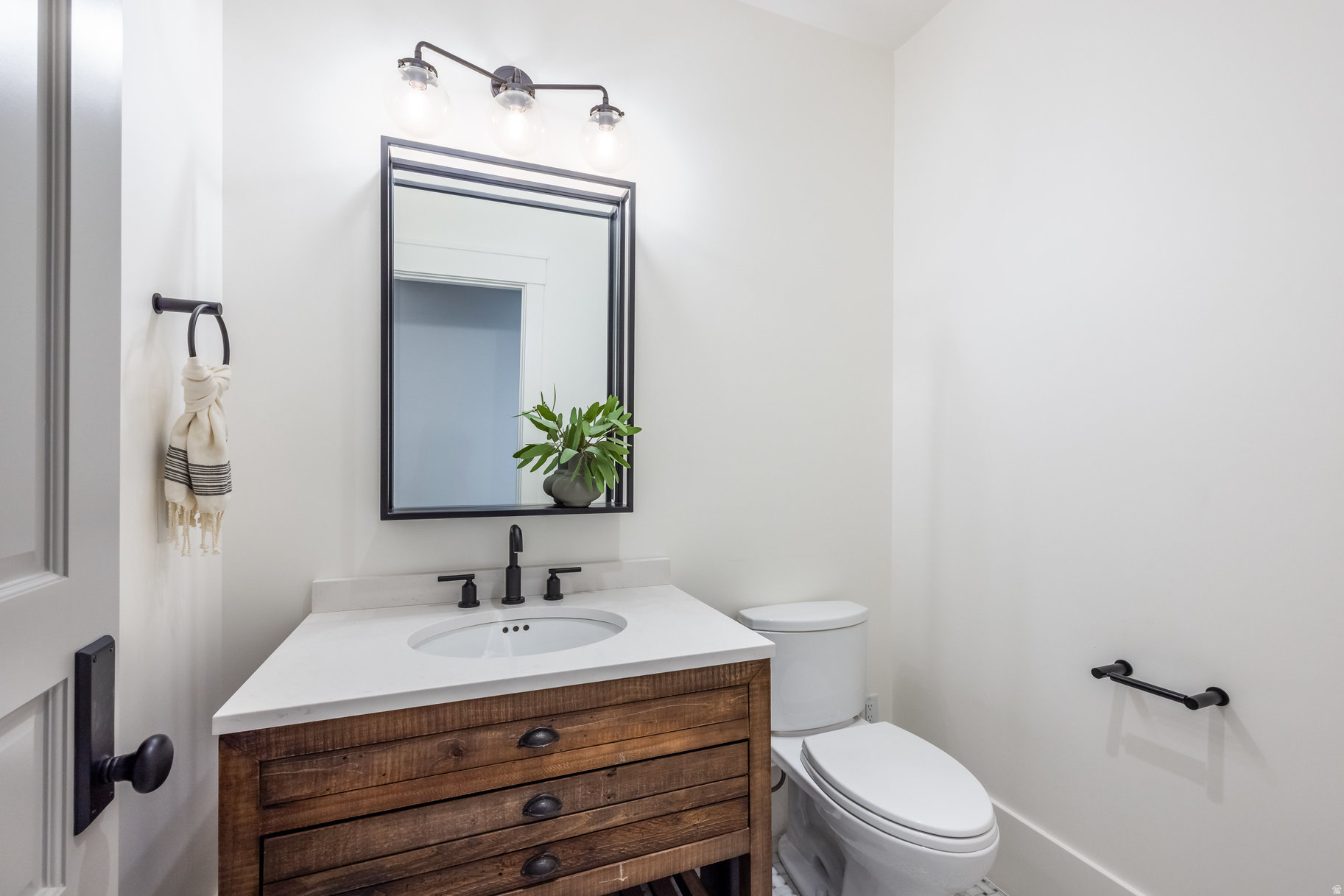 WOODLAND HILLS - Residential