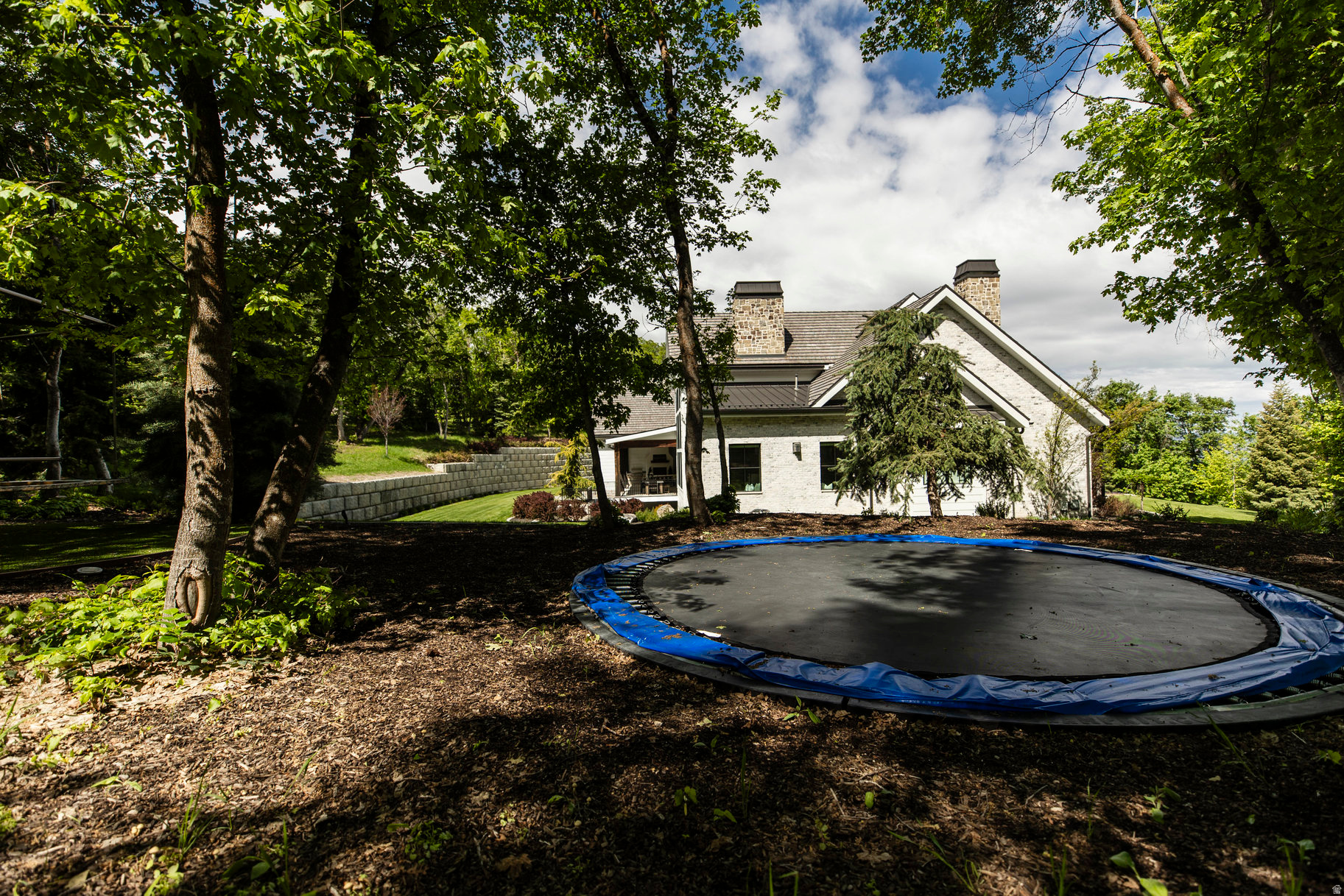 WOODLAND HILLS - Residential