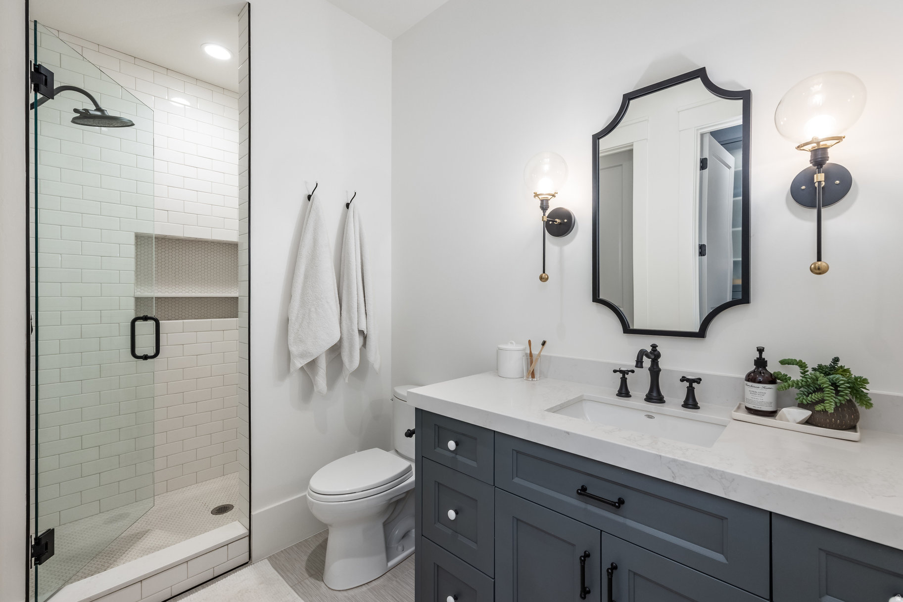 WOODLAND HILLS - Residential