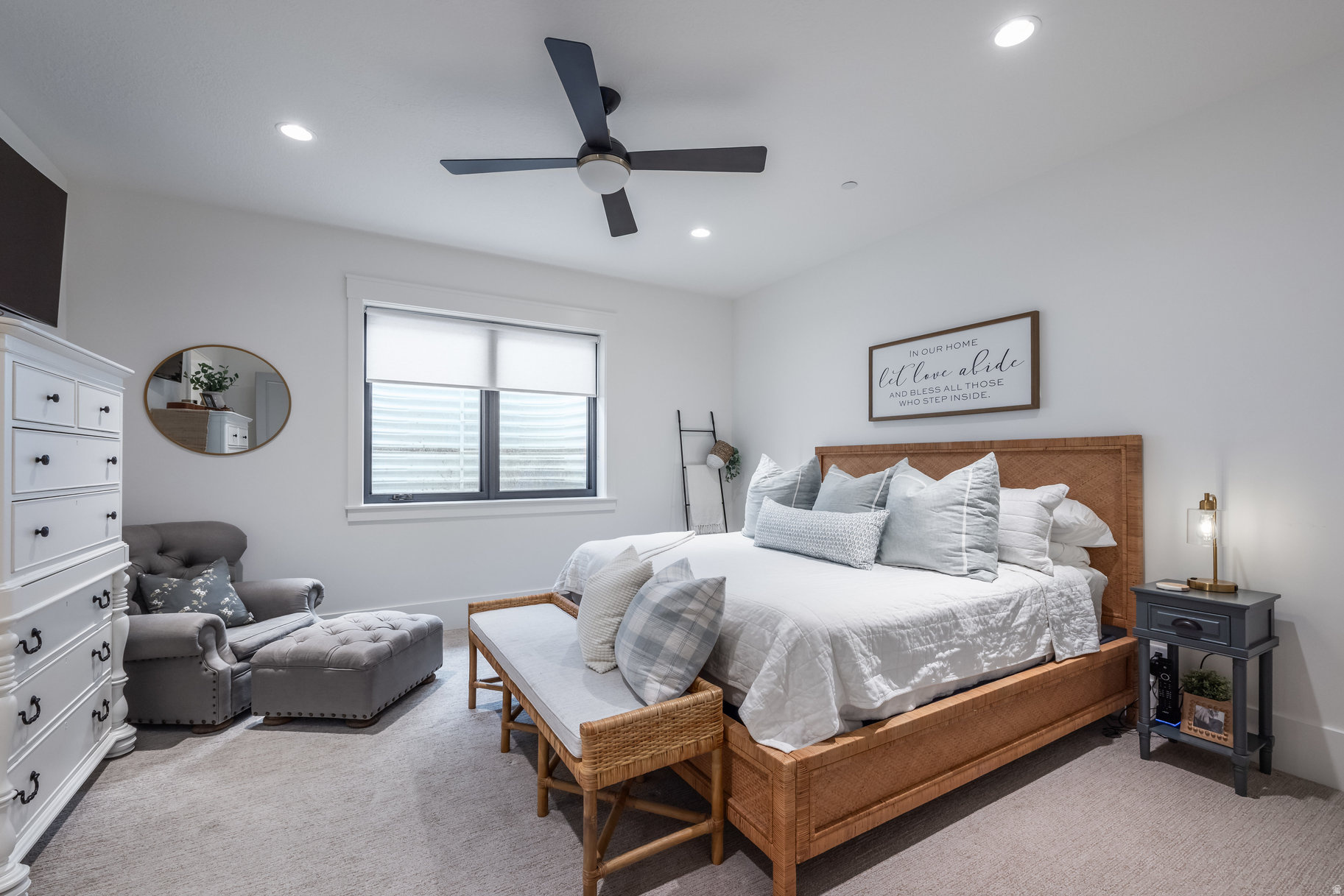 WOODLAND HILLS - Residential