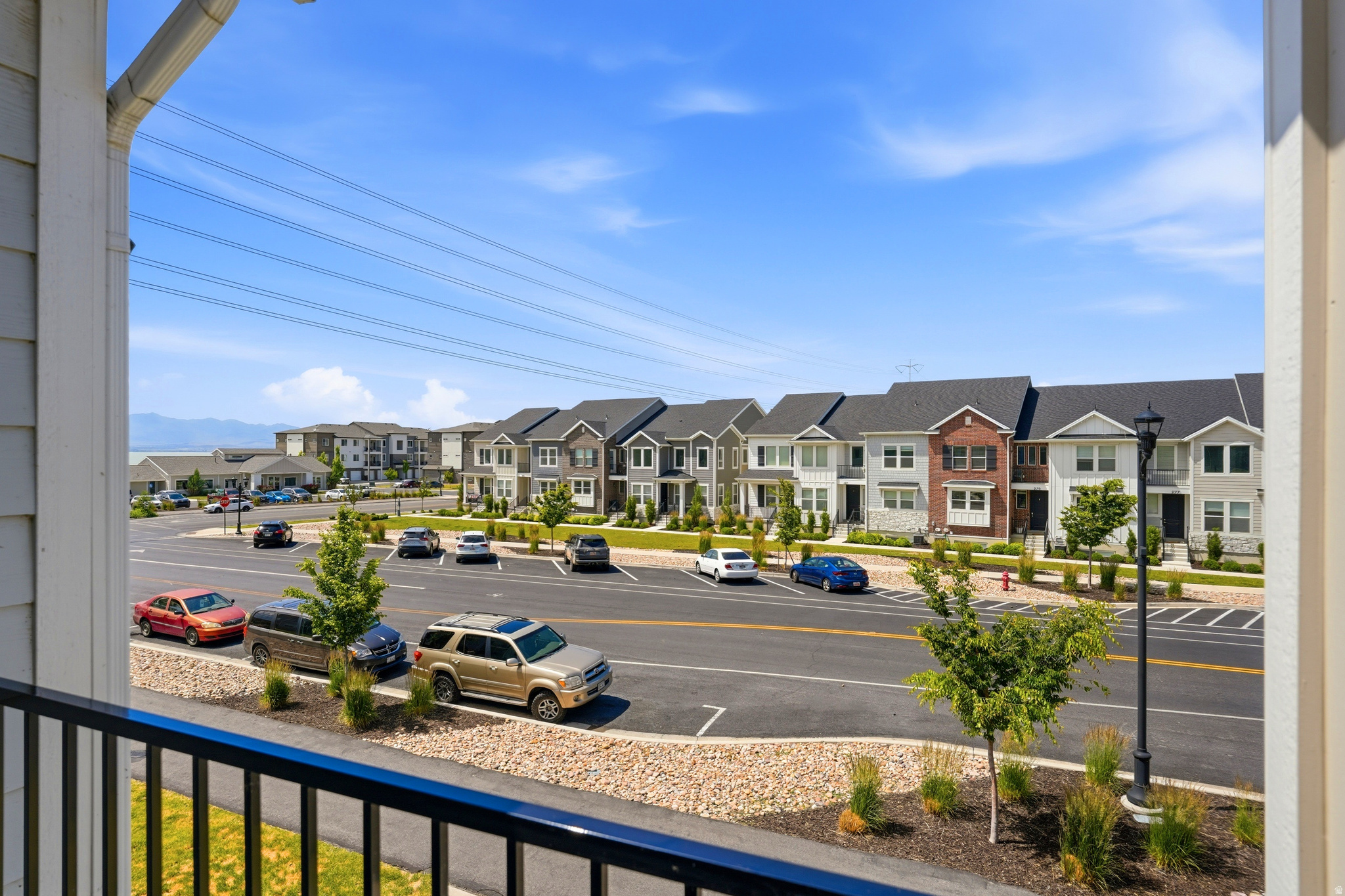 LAKE FRONT - Residential