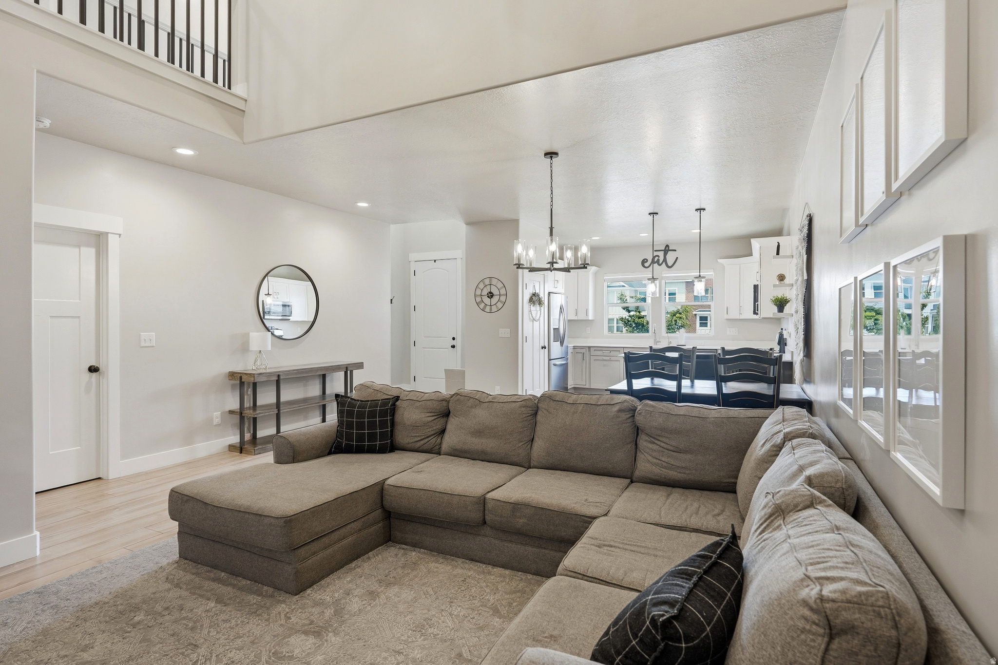 LAKE FRONT - Residential