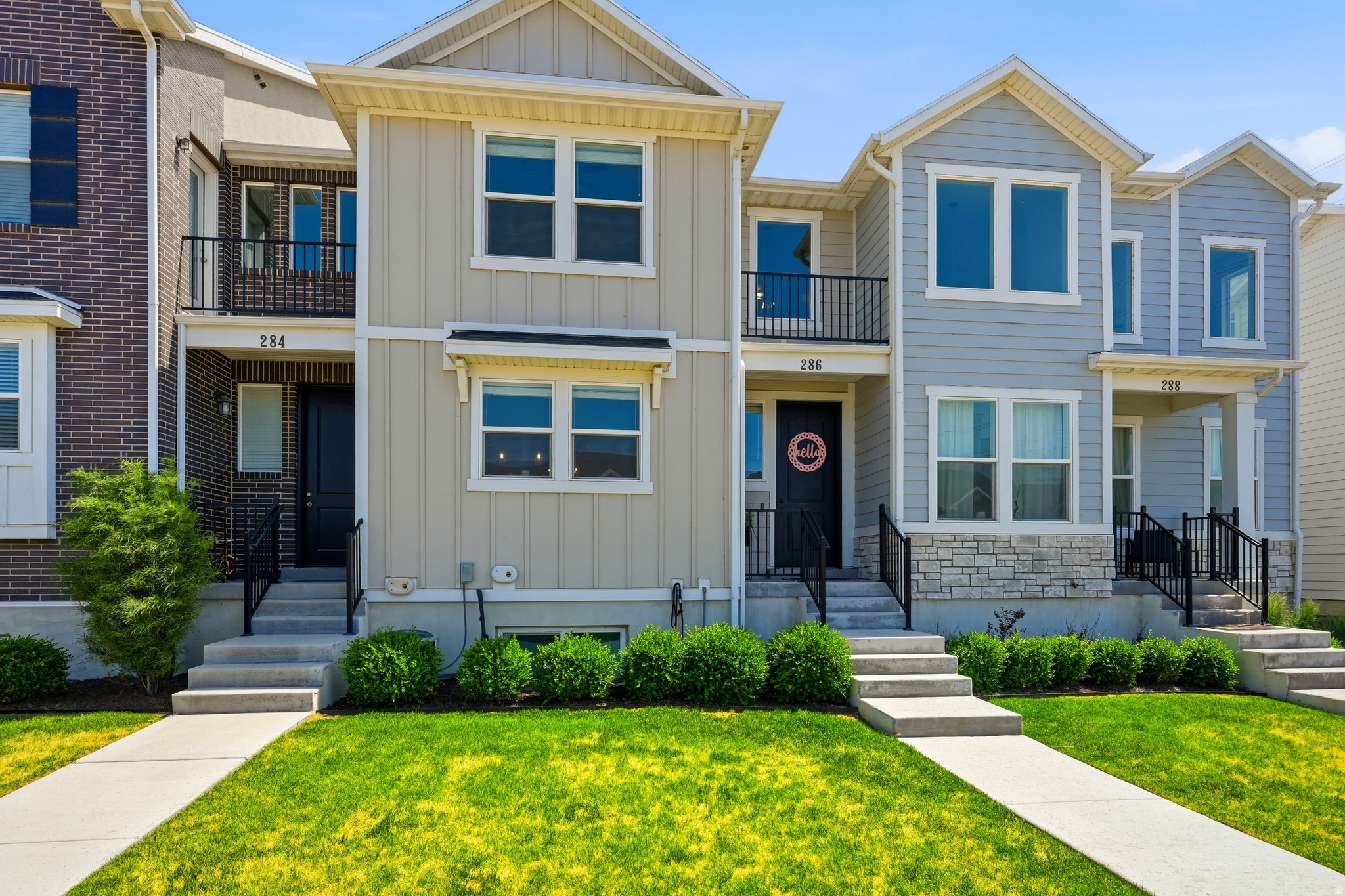 LAKE FRONT - Residential