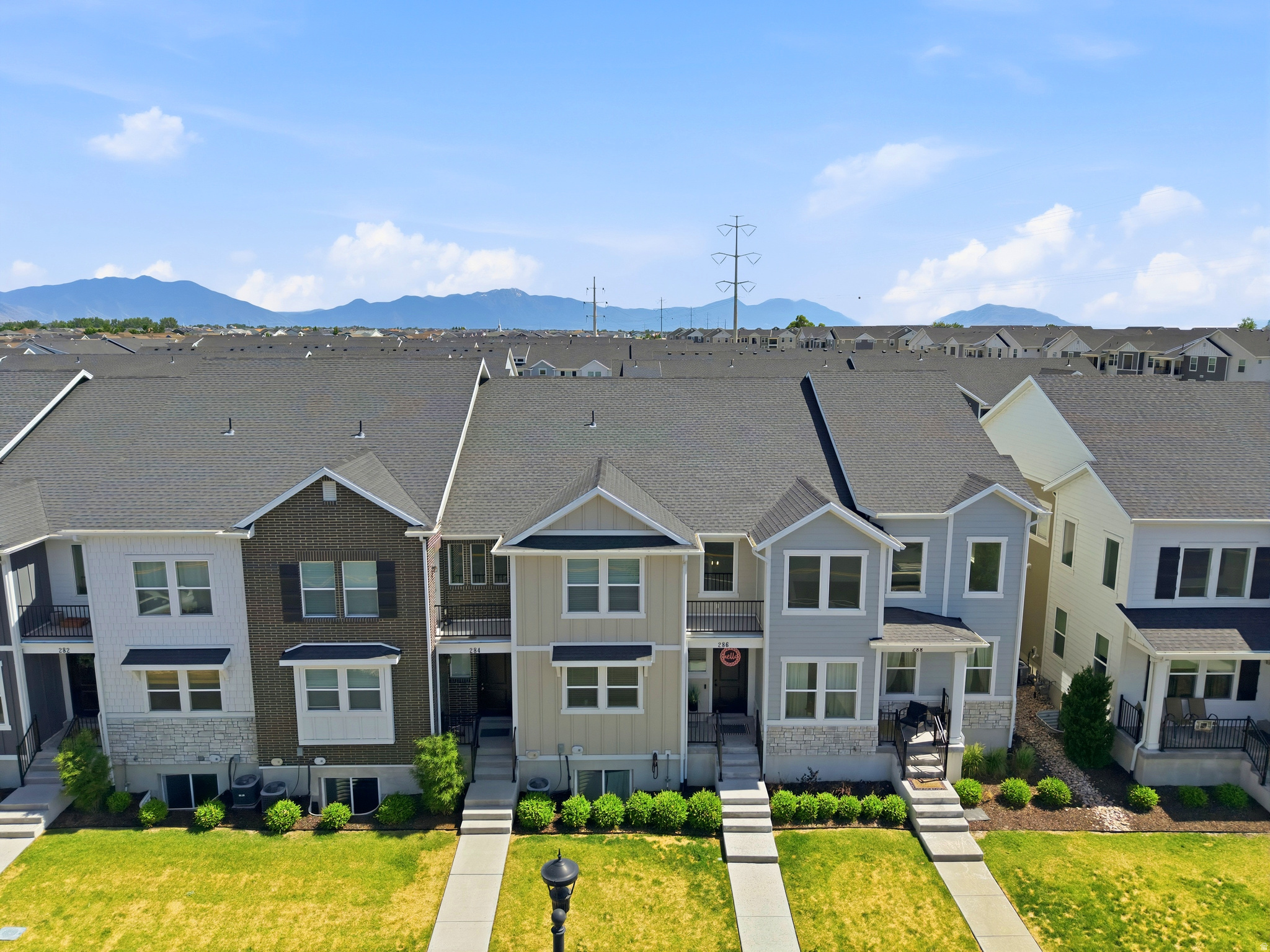LAKE FRONT - Residential
