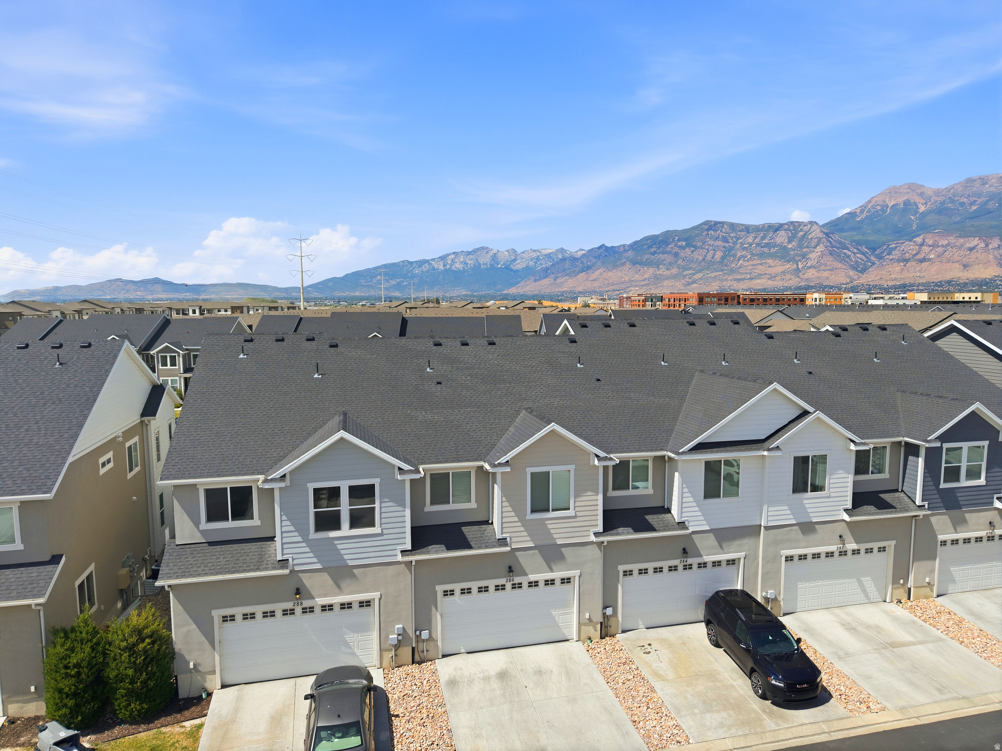 LAKE FRONT - Residential
