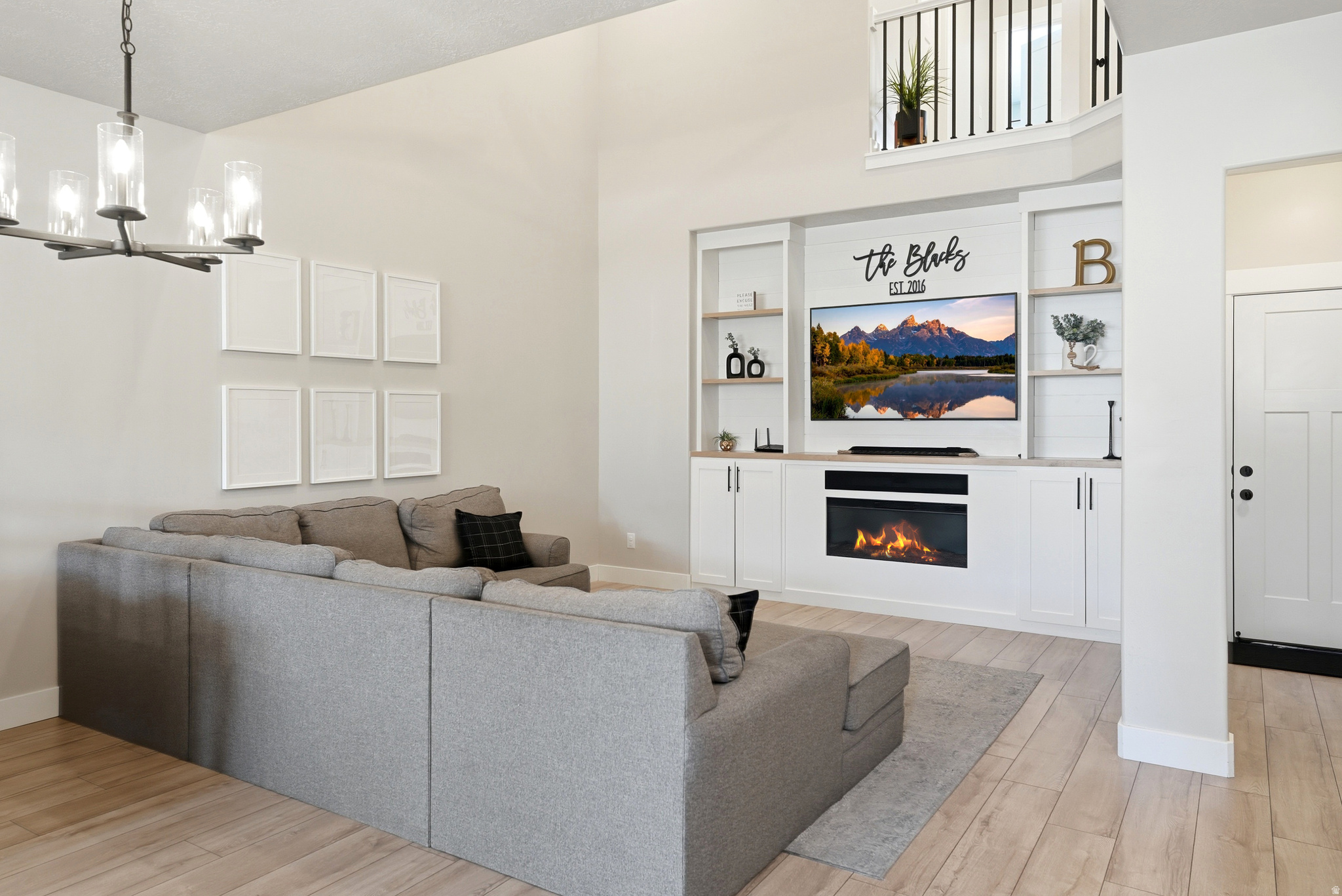 LAKE FRONT - Residential