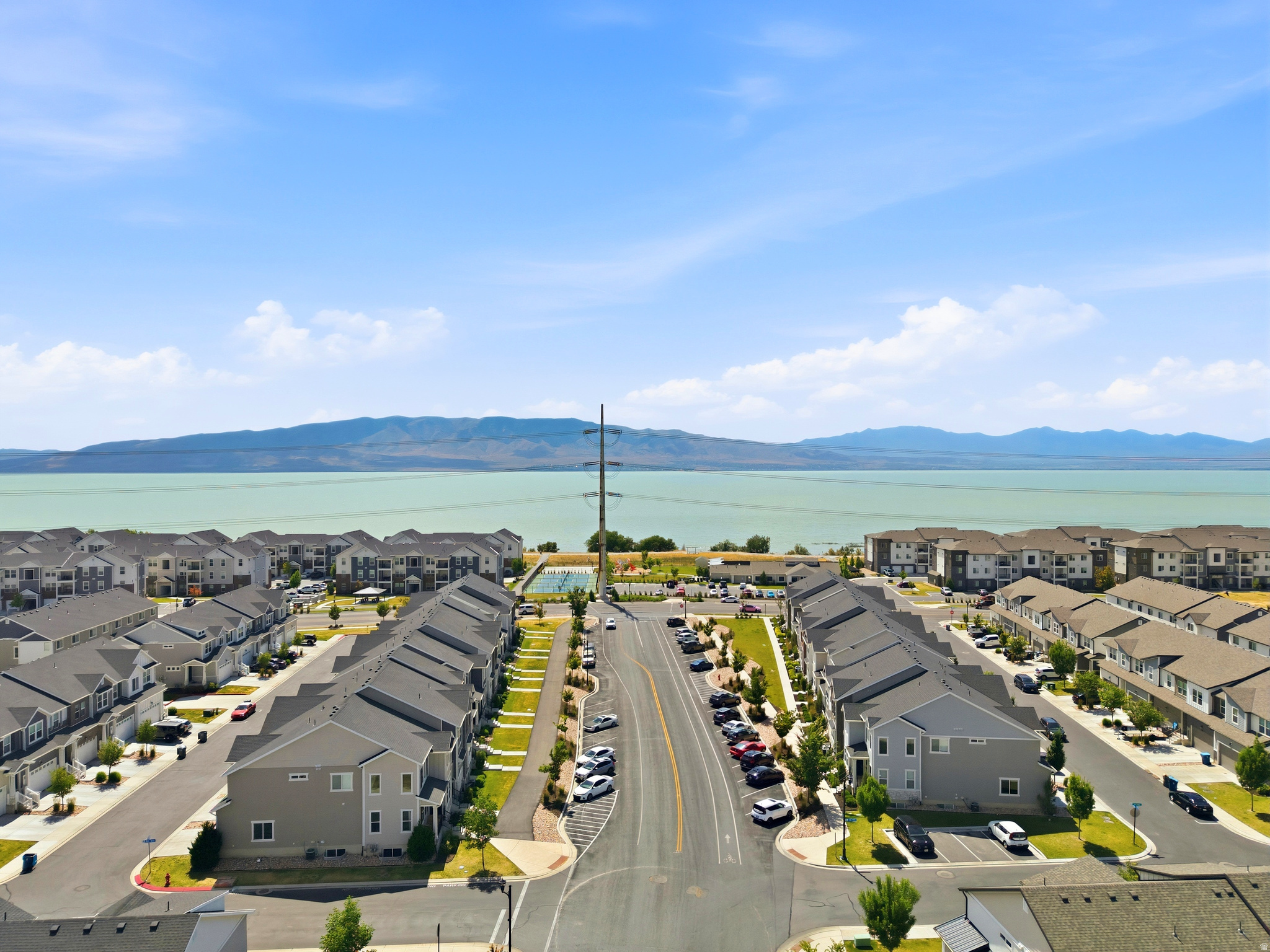 LAKE FRONT - Residential