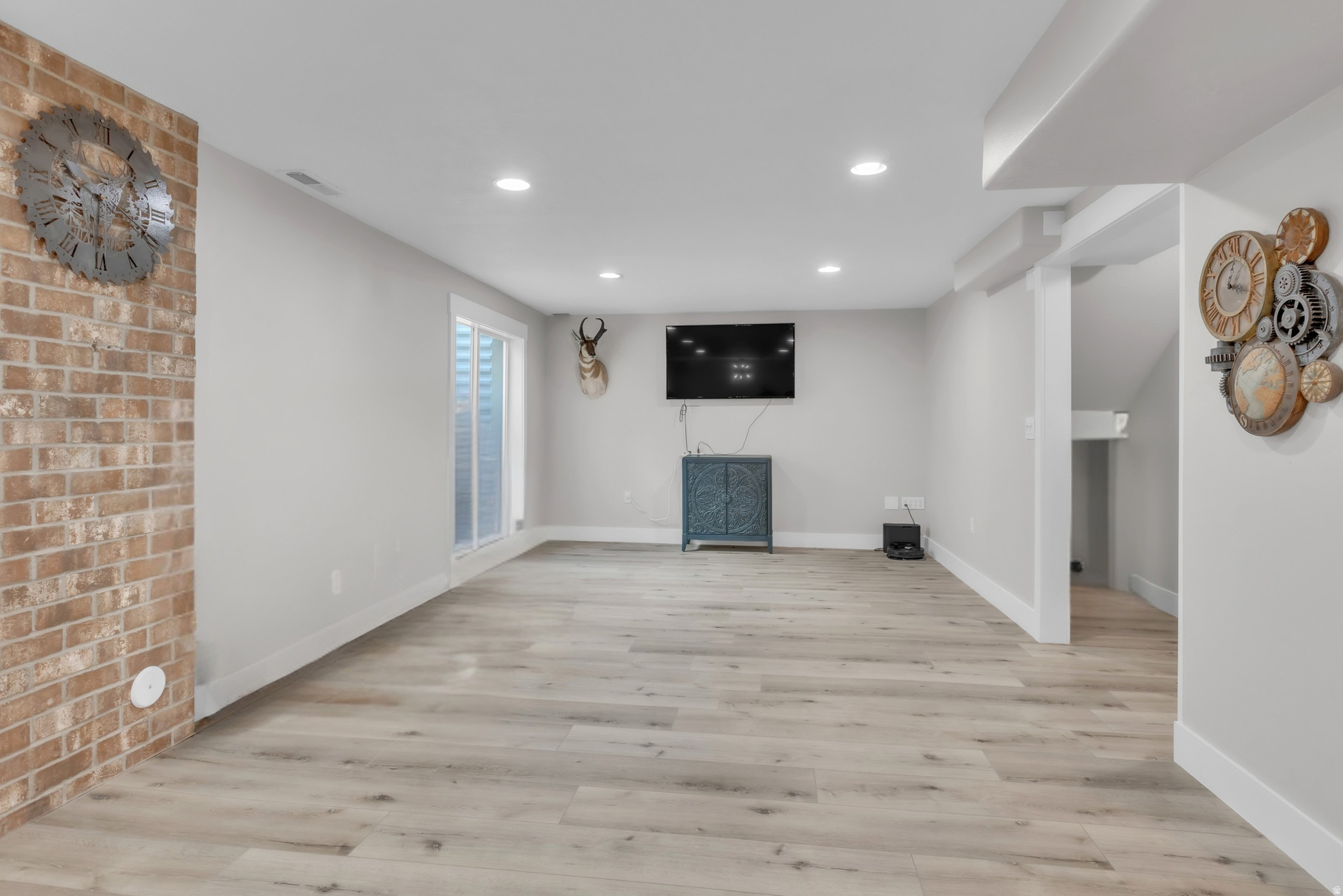 HUNTER CHASE - Residential