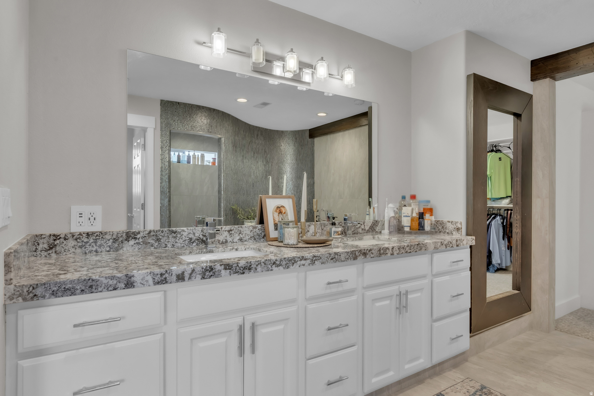 HUNTER CHASE - Residential