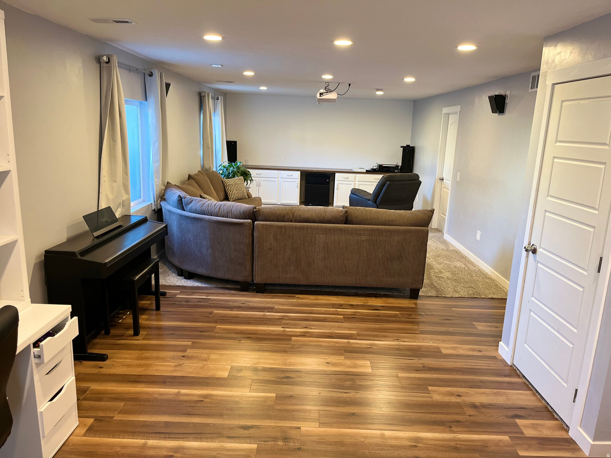 HARBOR VILLAGE - Residential