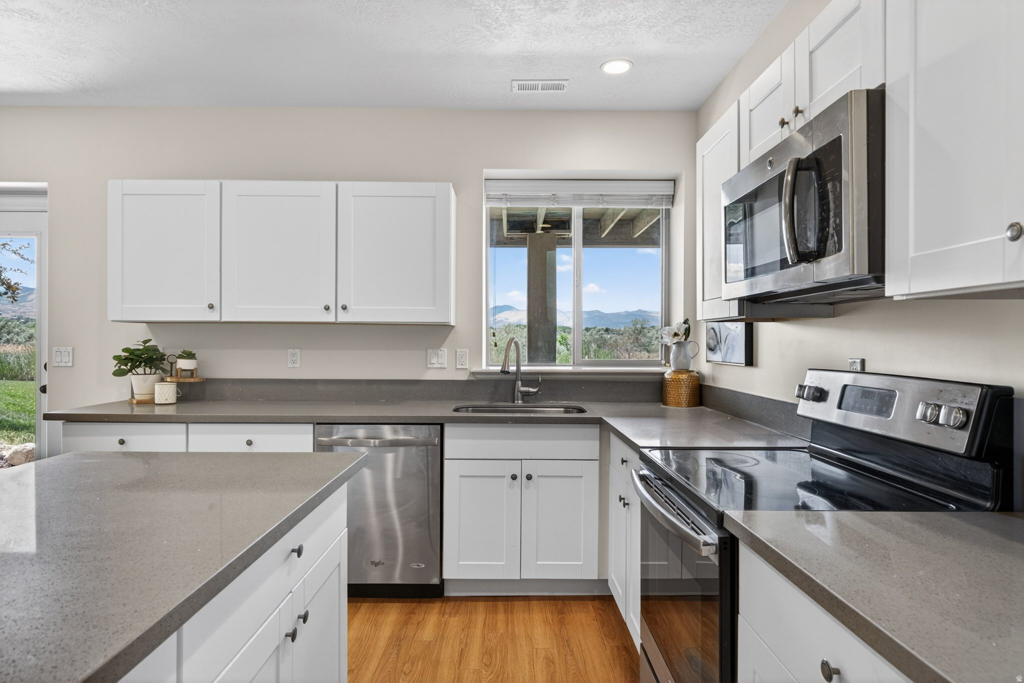 SPRING VIEW FARMS - Residential