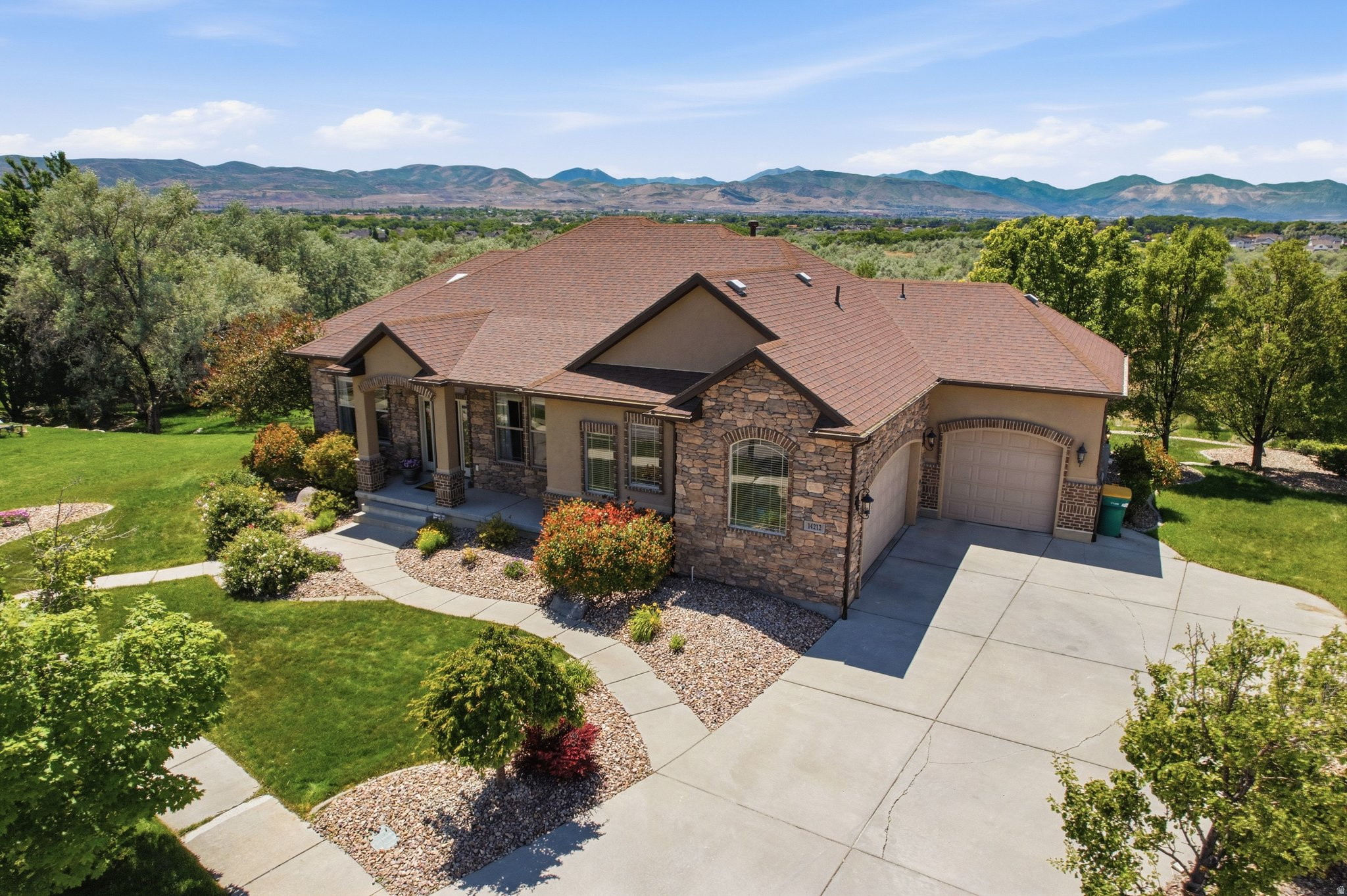 SPRING VIEW FARMS - Residential