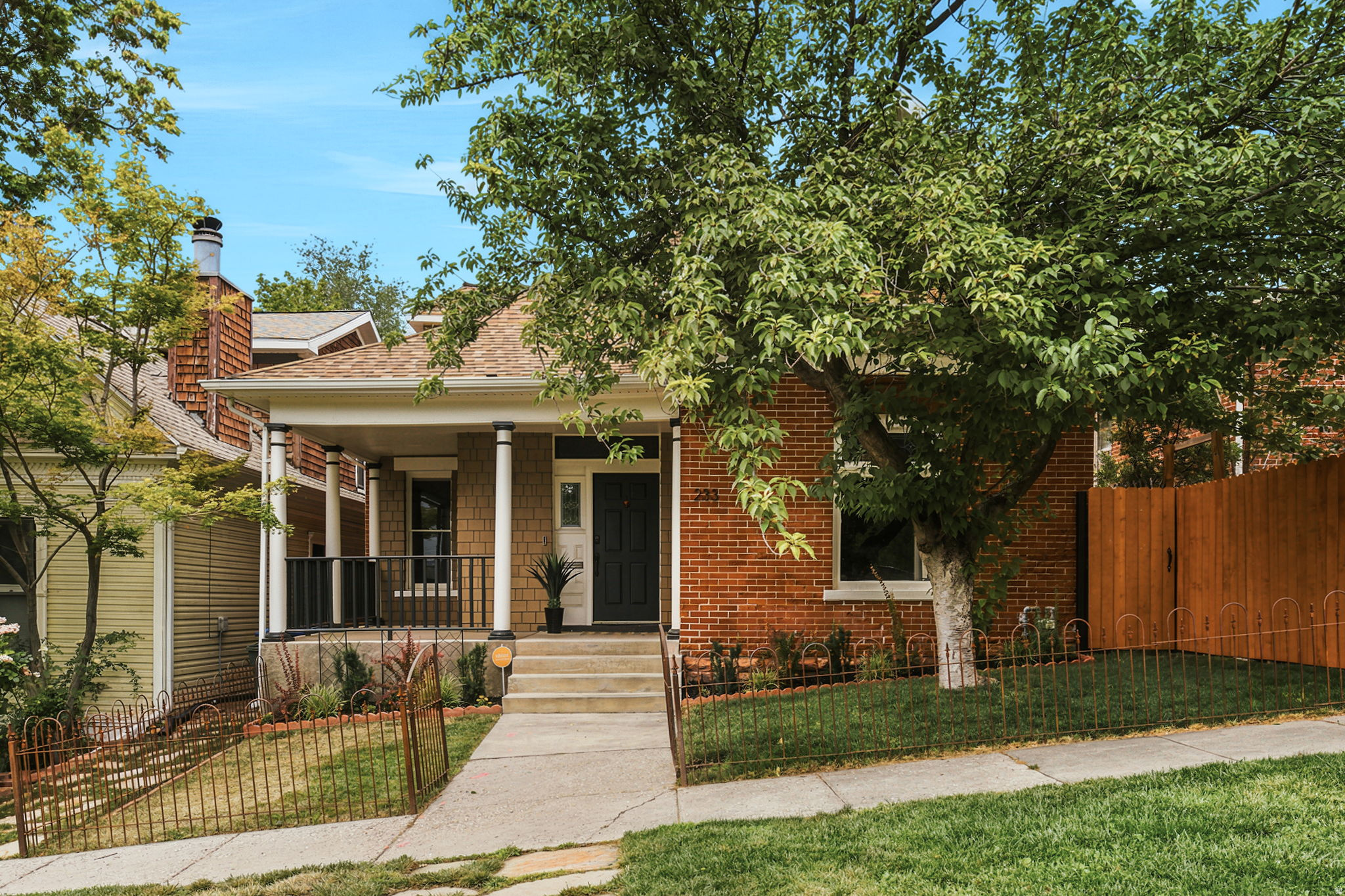 THE AVENUES - Residential