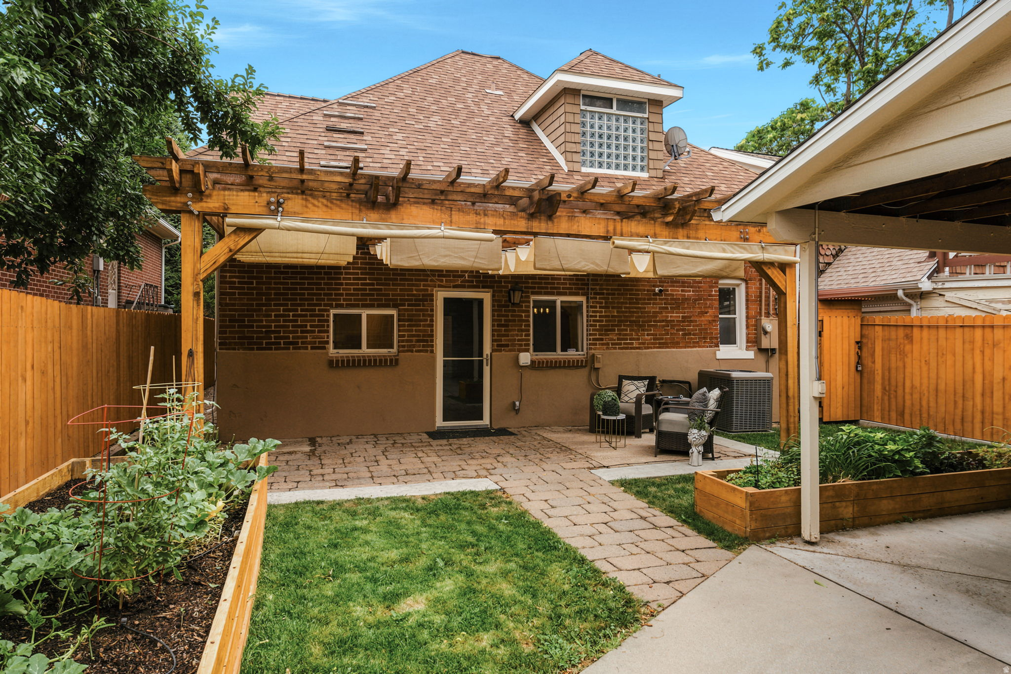 THE AVENUES - Residential