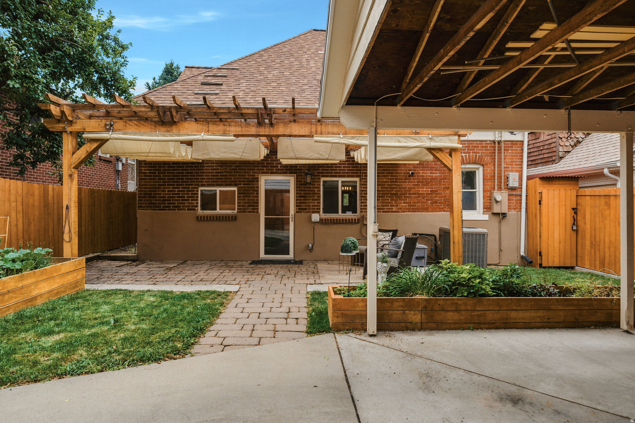 THE AVENUES - Residential