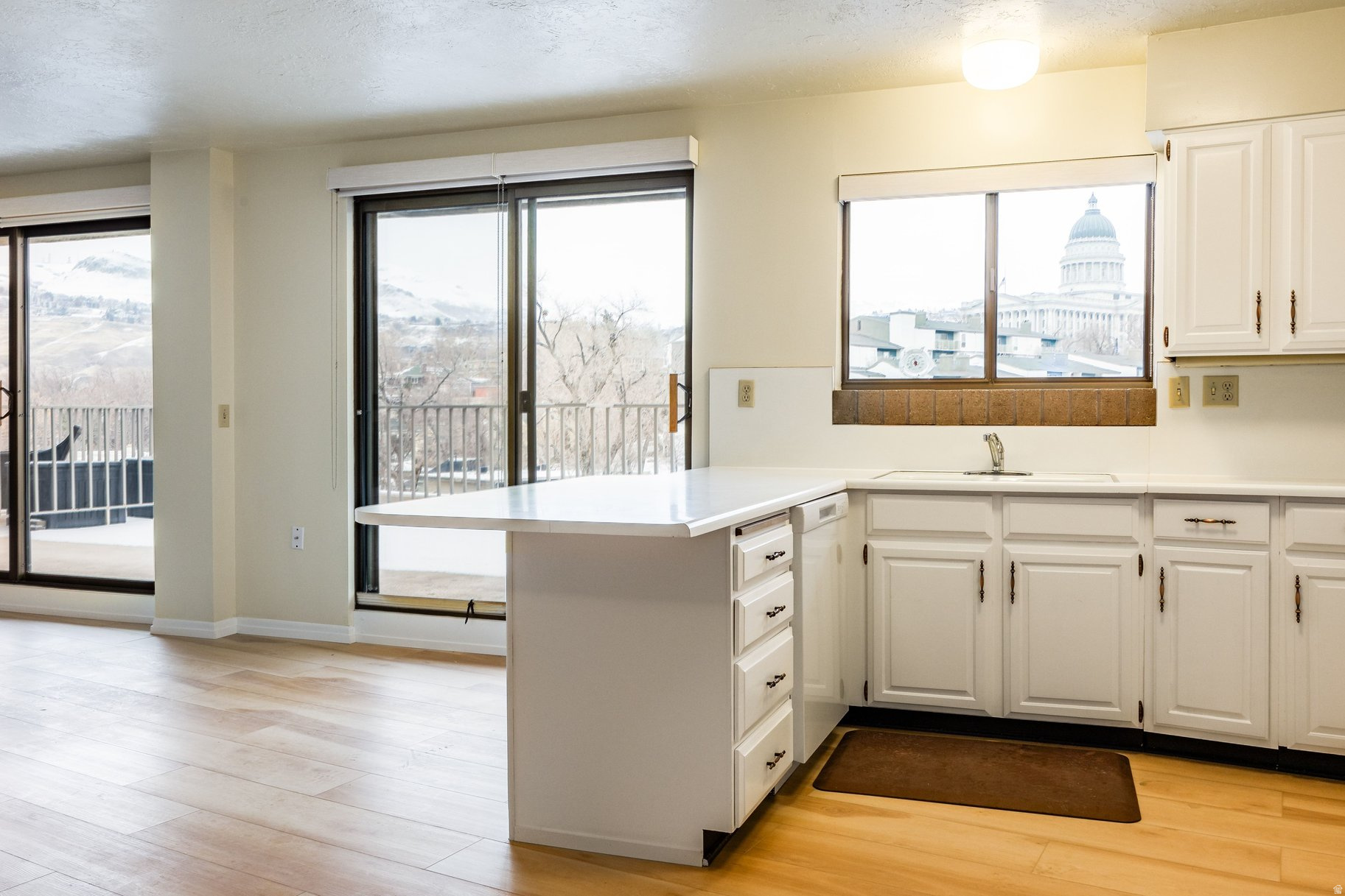 TREVI TOWERS CONDM - Residential Lease