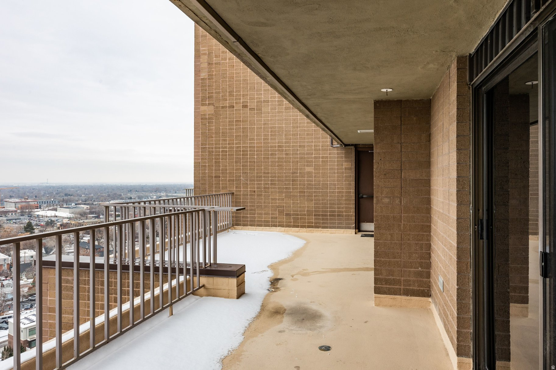 TREVI TOWERS CONDM - Residential Lease