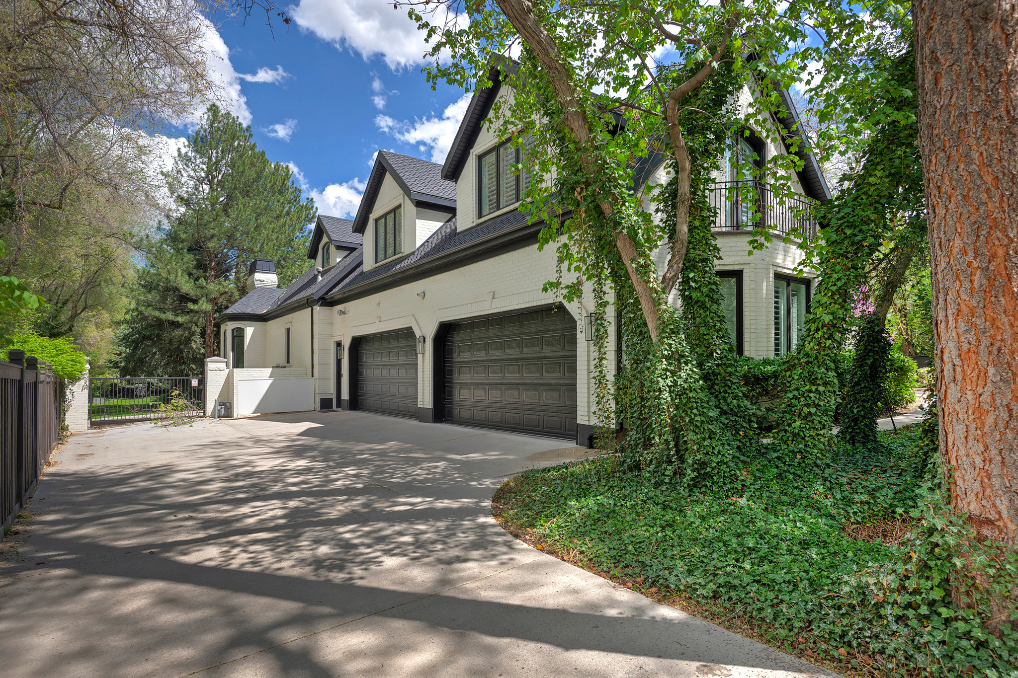 COTTONWOODS - Residential