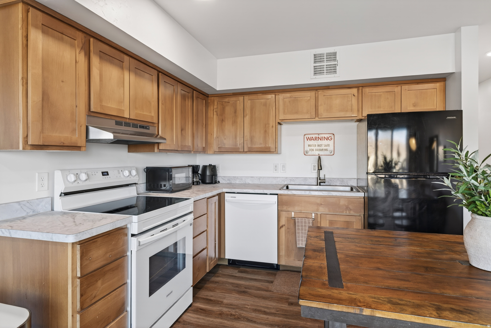 KANE CREEK CONDOS - Residential