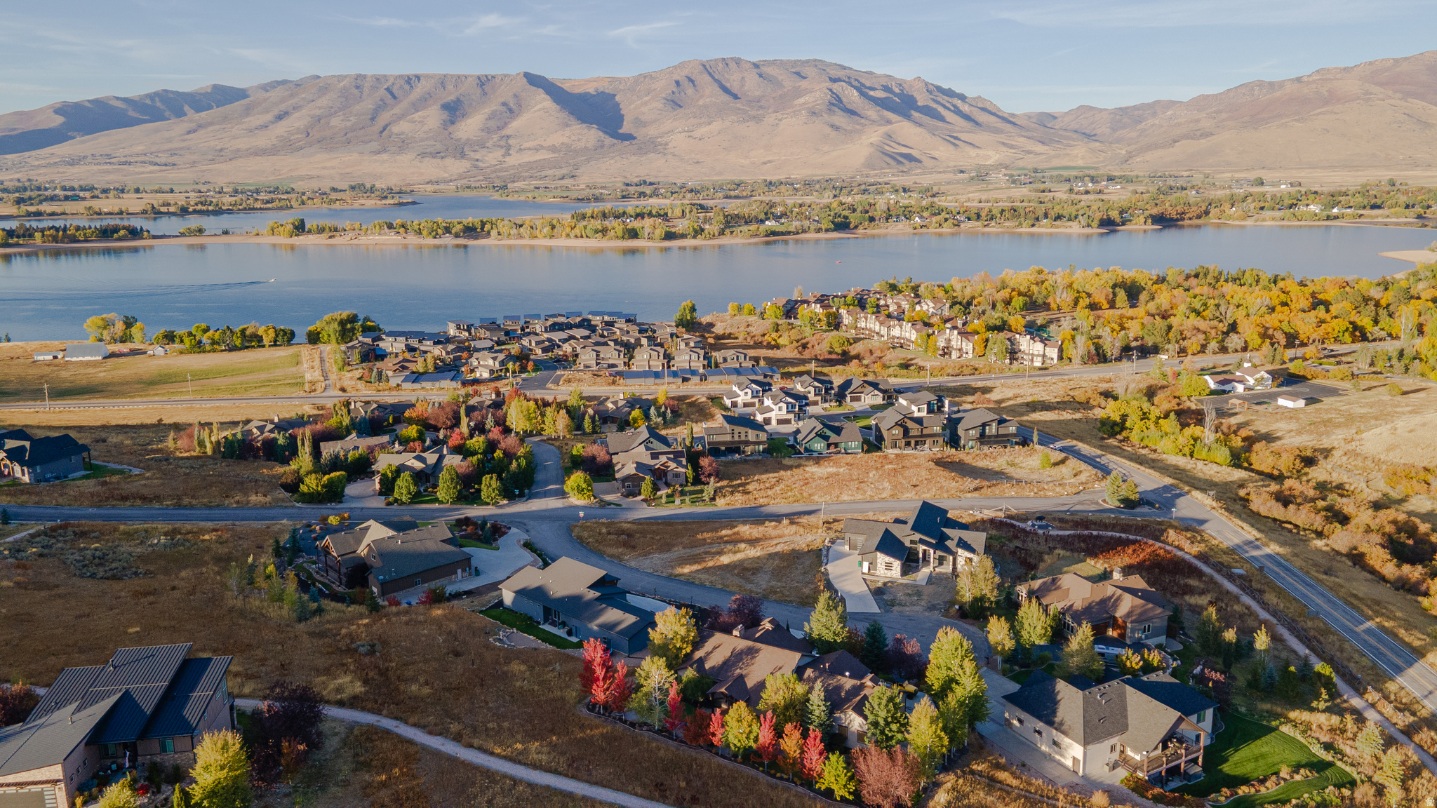 CHALETS AT SKI LAKE - Land