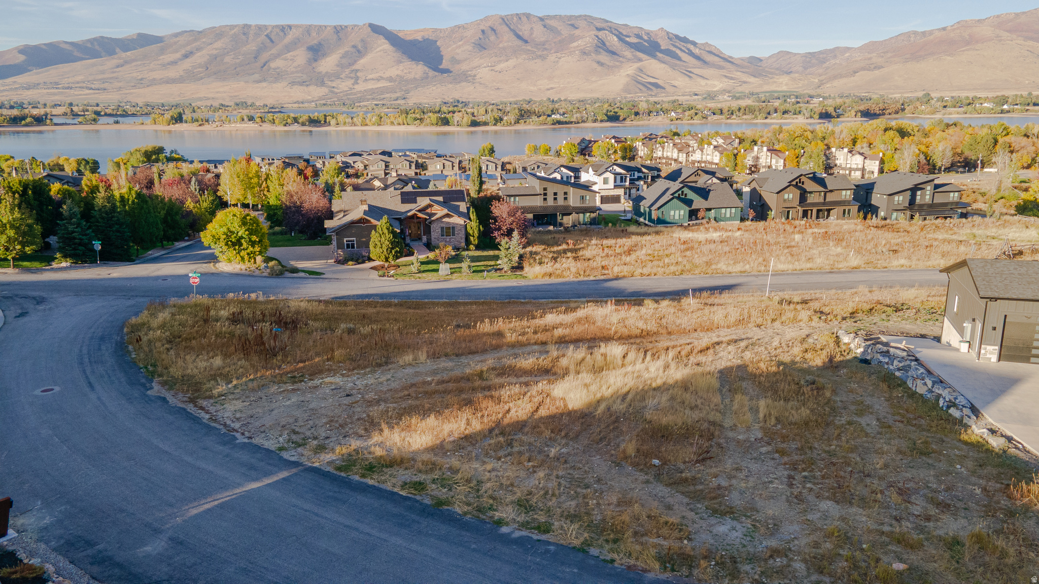 CHALETS AT SKI LAKE - Land