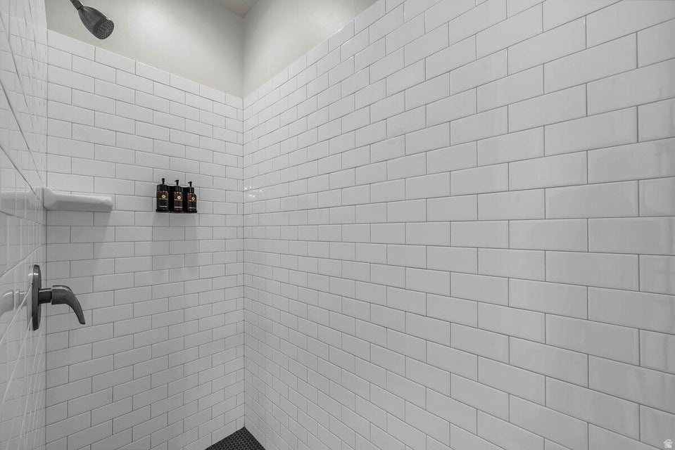 ESCAPES AT THE LEDGES PH 3 - Residential