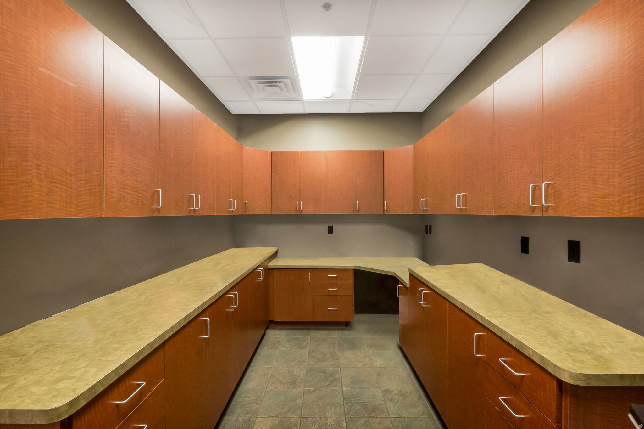 CREEK ROAD - Commercial Lease