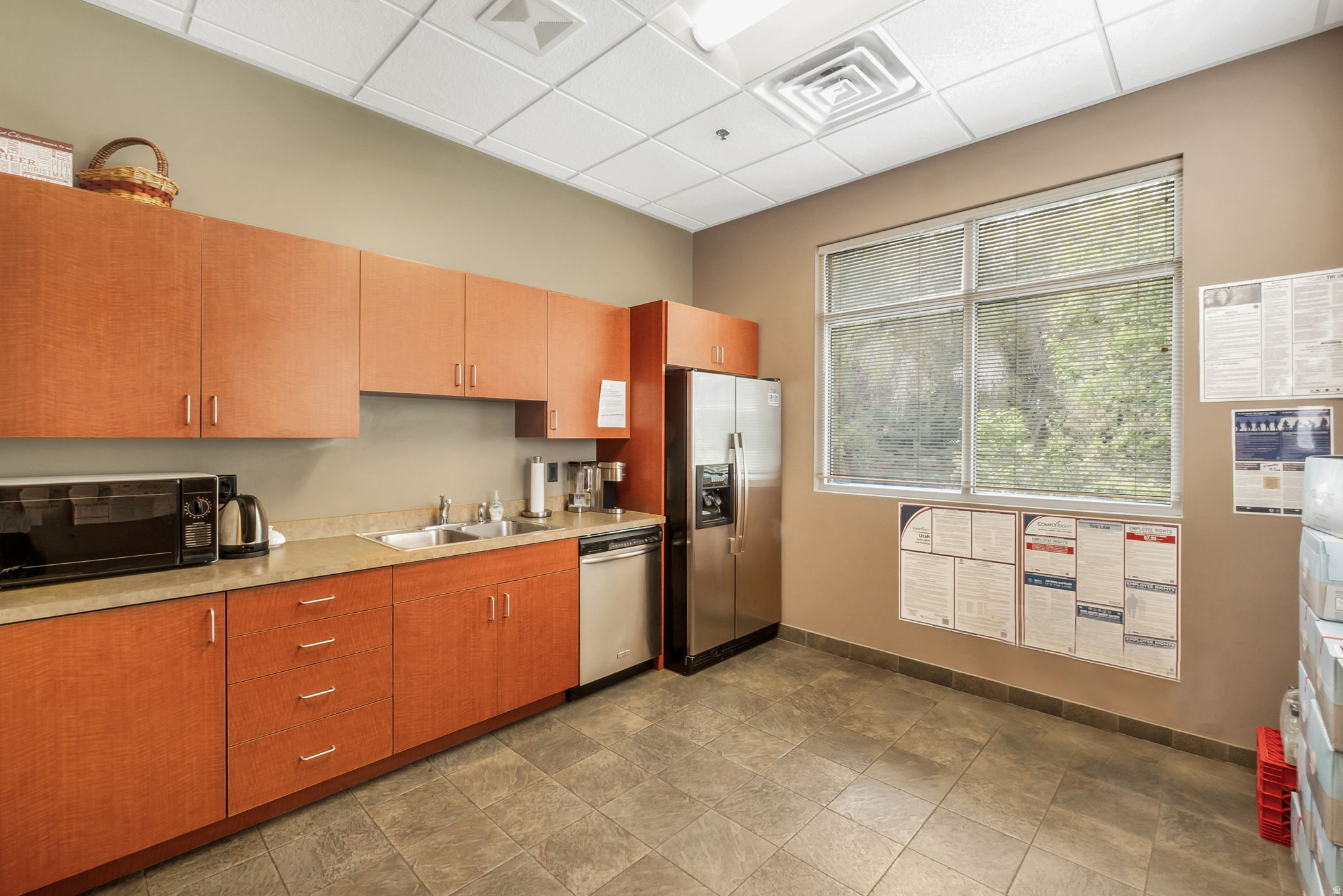 CREEK ROAD - Commercial Lease