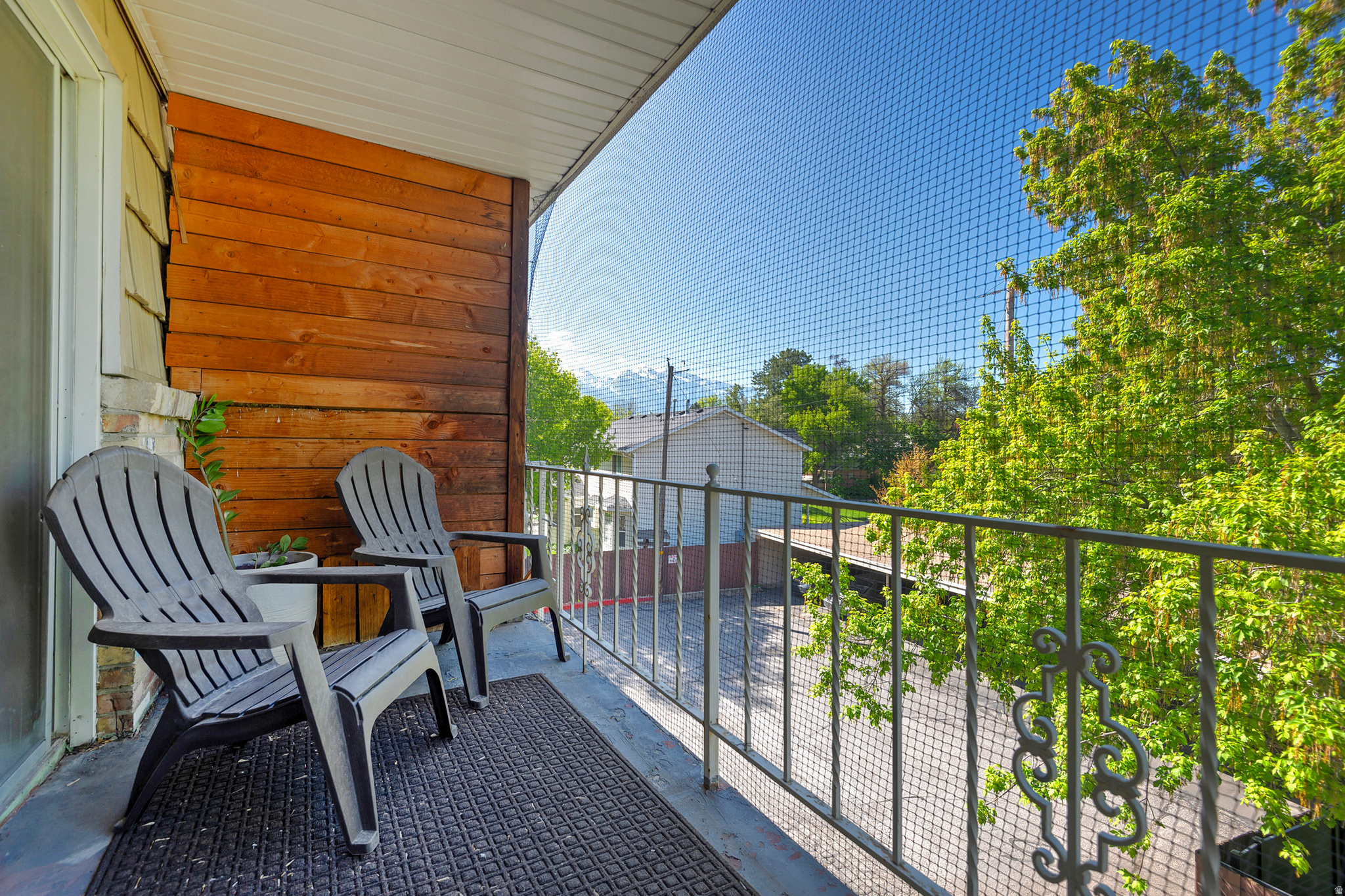 AIX LA CHAPELLE COND - Residential